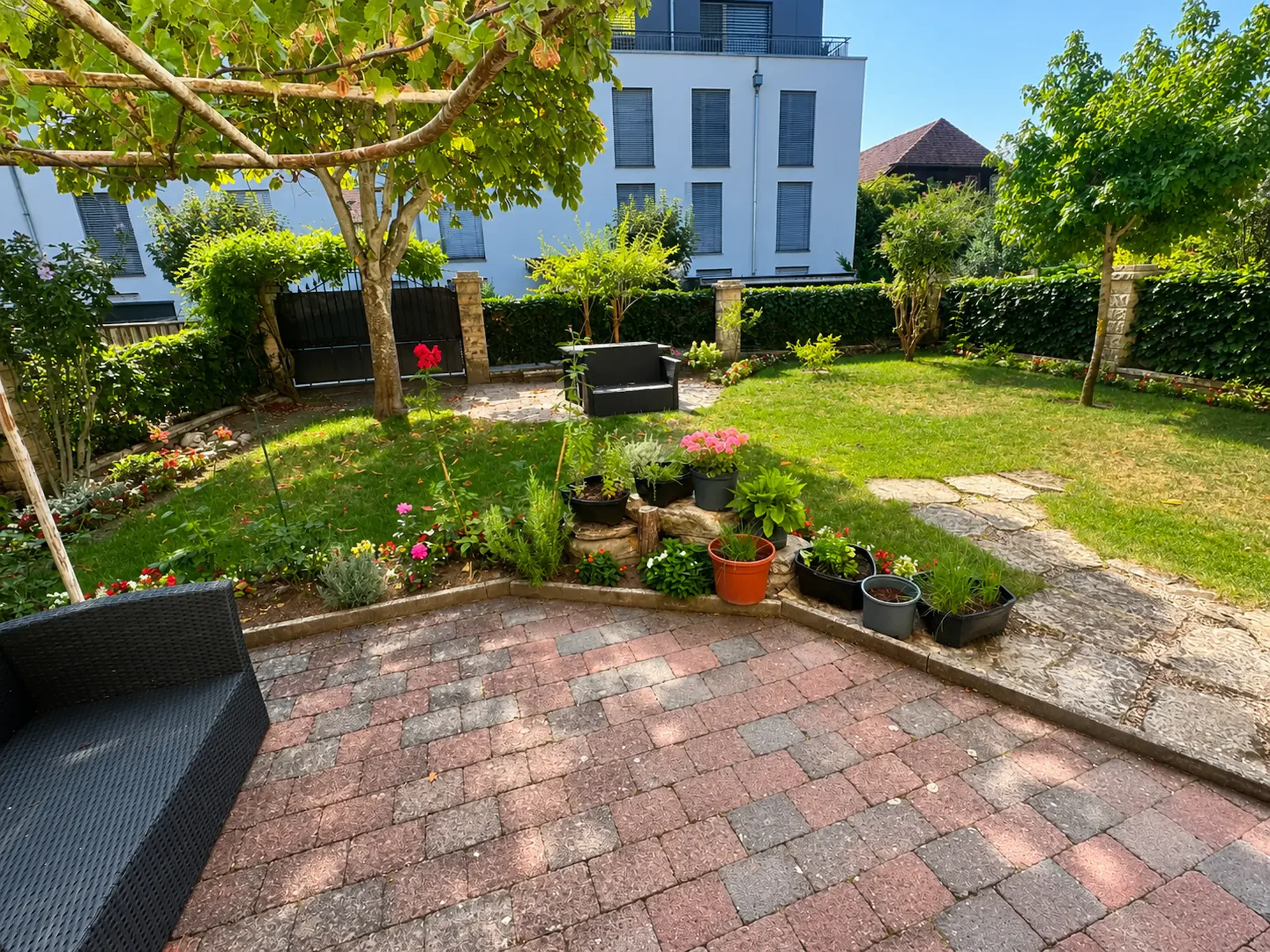 Charming 6.5-room apartment with garden in the old town of Erlach