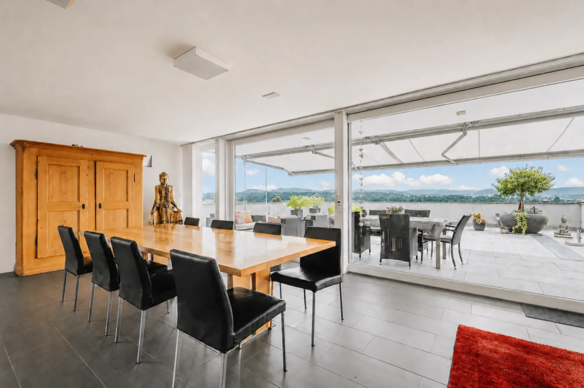 279 m² di spazio abitativo con vista panoramica ineguagliabile - casa a terrazza moderna di 7½ locali a Möriken