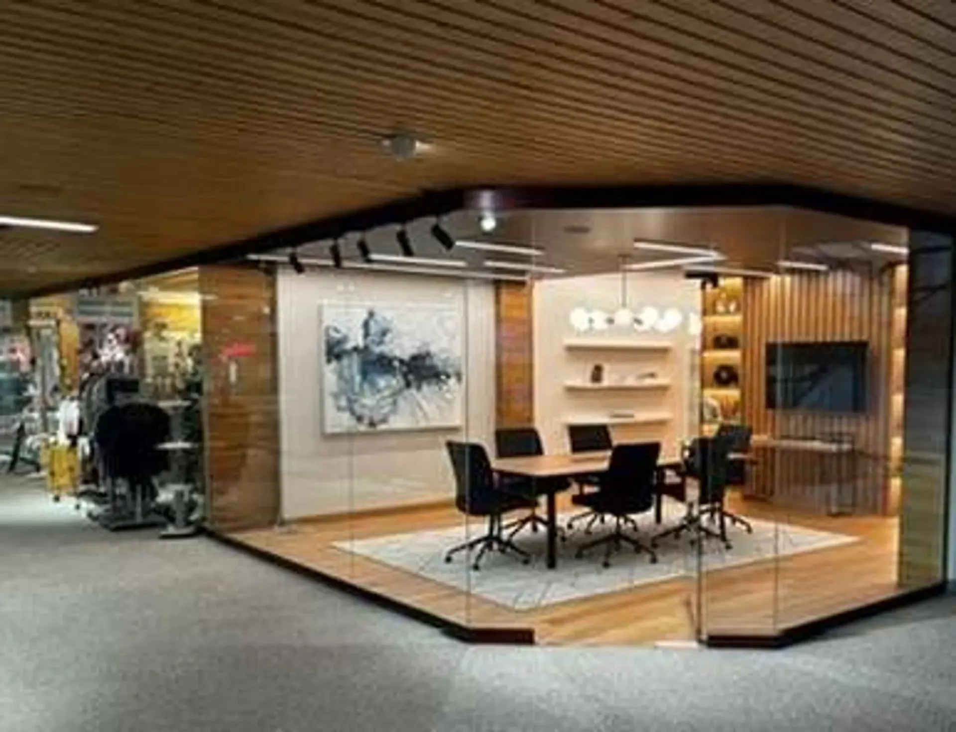 Büro-Geschäft mit Renovierung für eine gute Investition