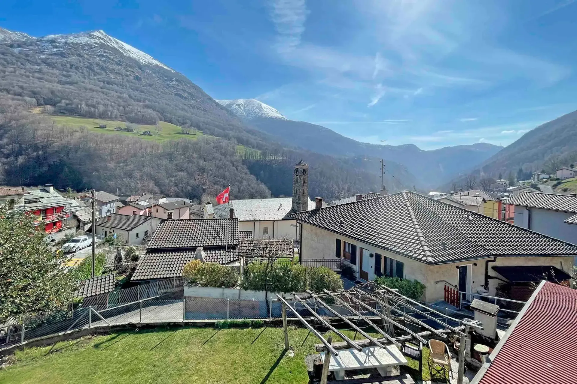 Einfamilienhaus mit 6 Zimmern und Panoramablick in Isone