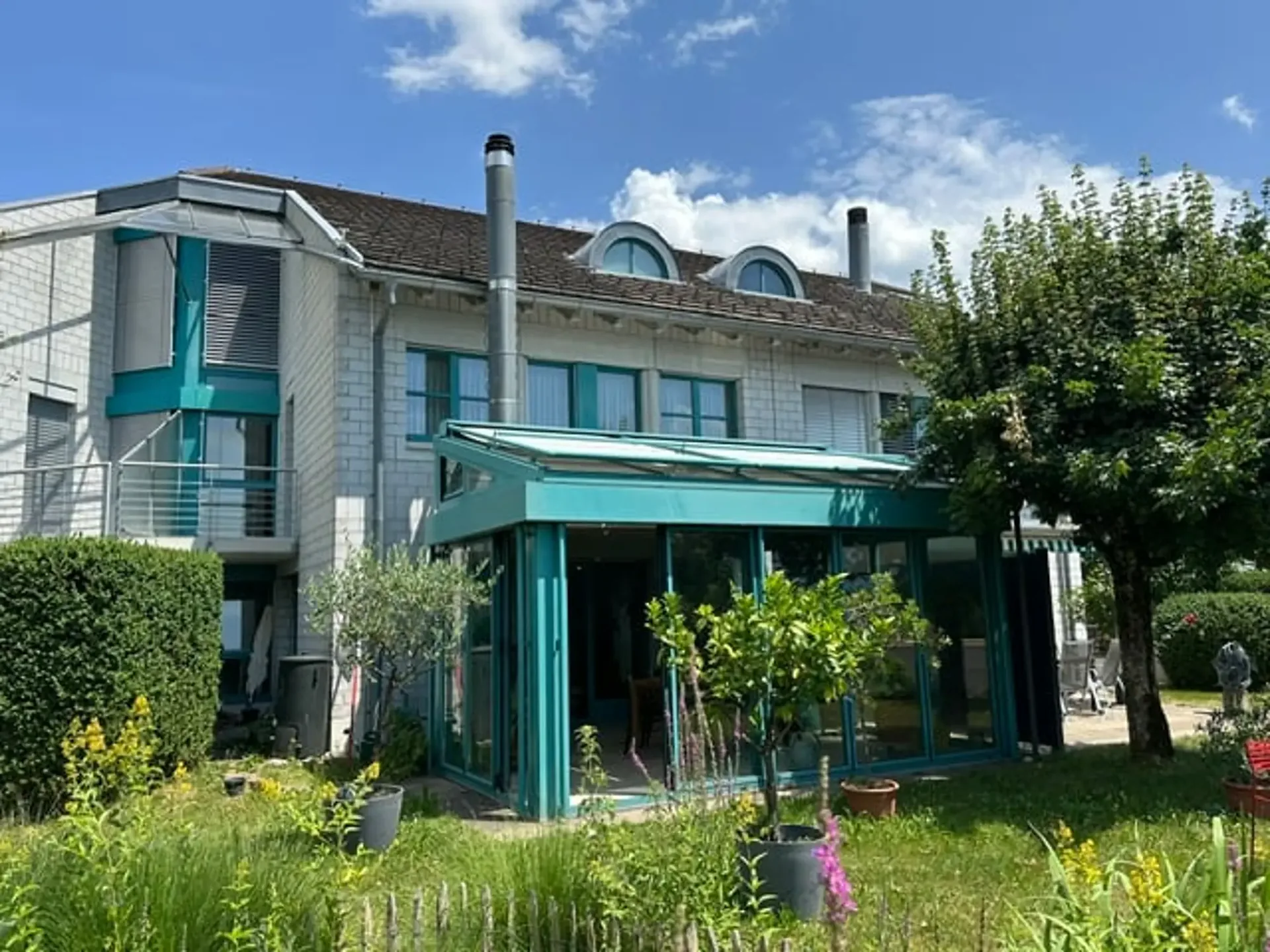 Attraente casa unifamiliare di 5,5 locali in una zona residenziale tranquilla, elevata e soleggiata