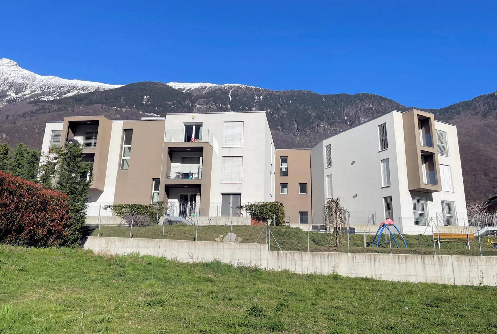 Neue Wohnung im letzten Stock in eleganter Residenz