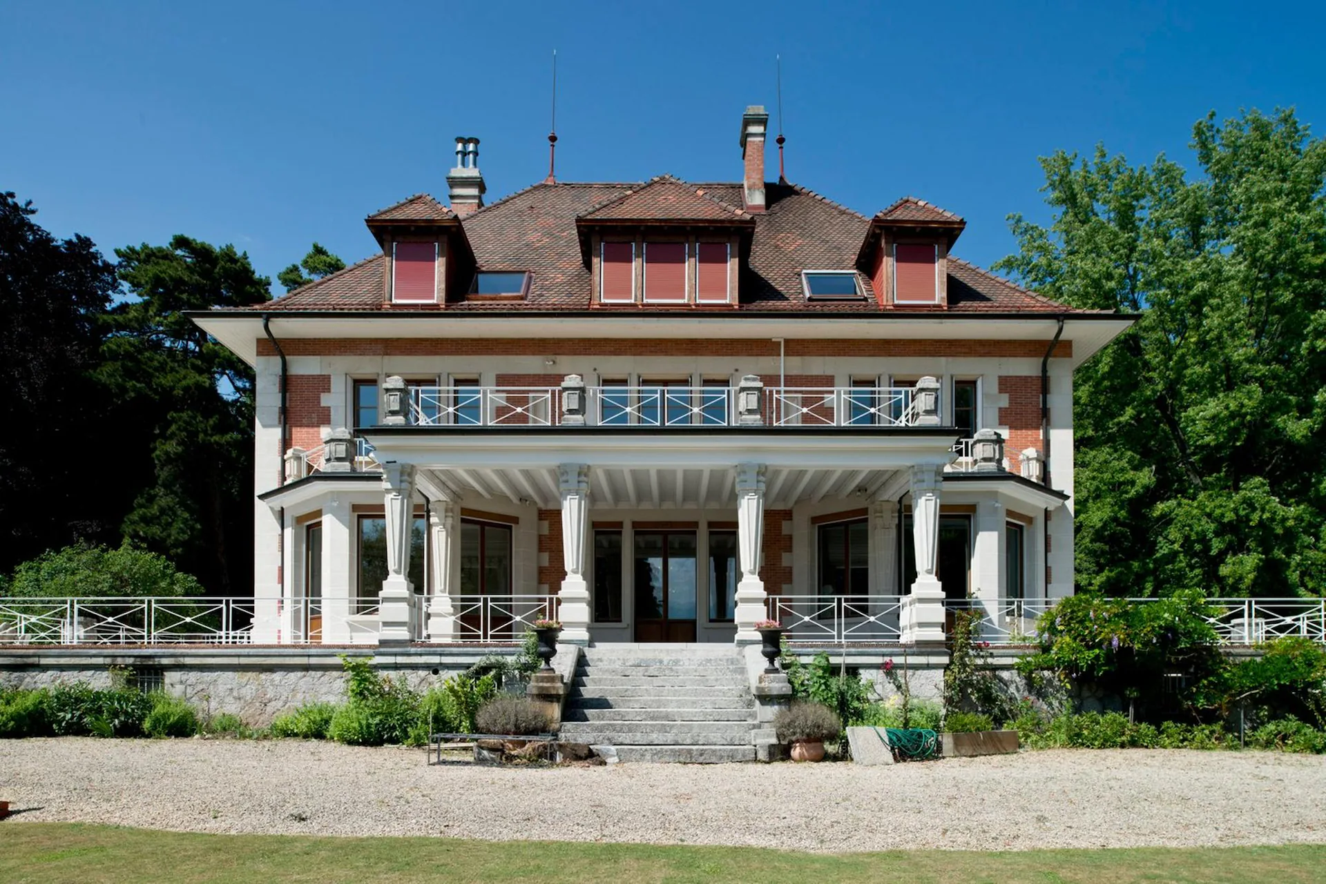 Magnificent 15-room master villa with exceptional views for rent, furnished