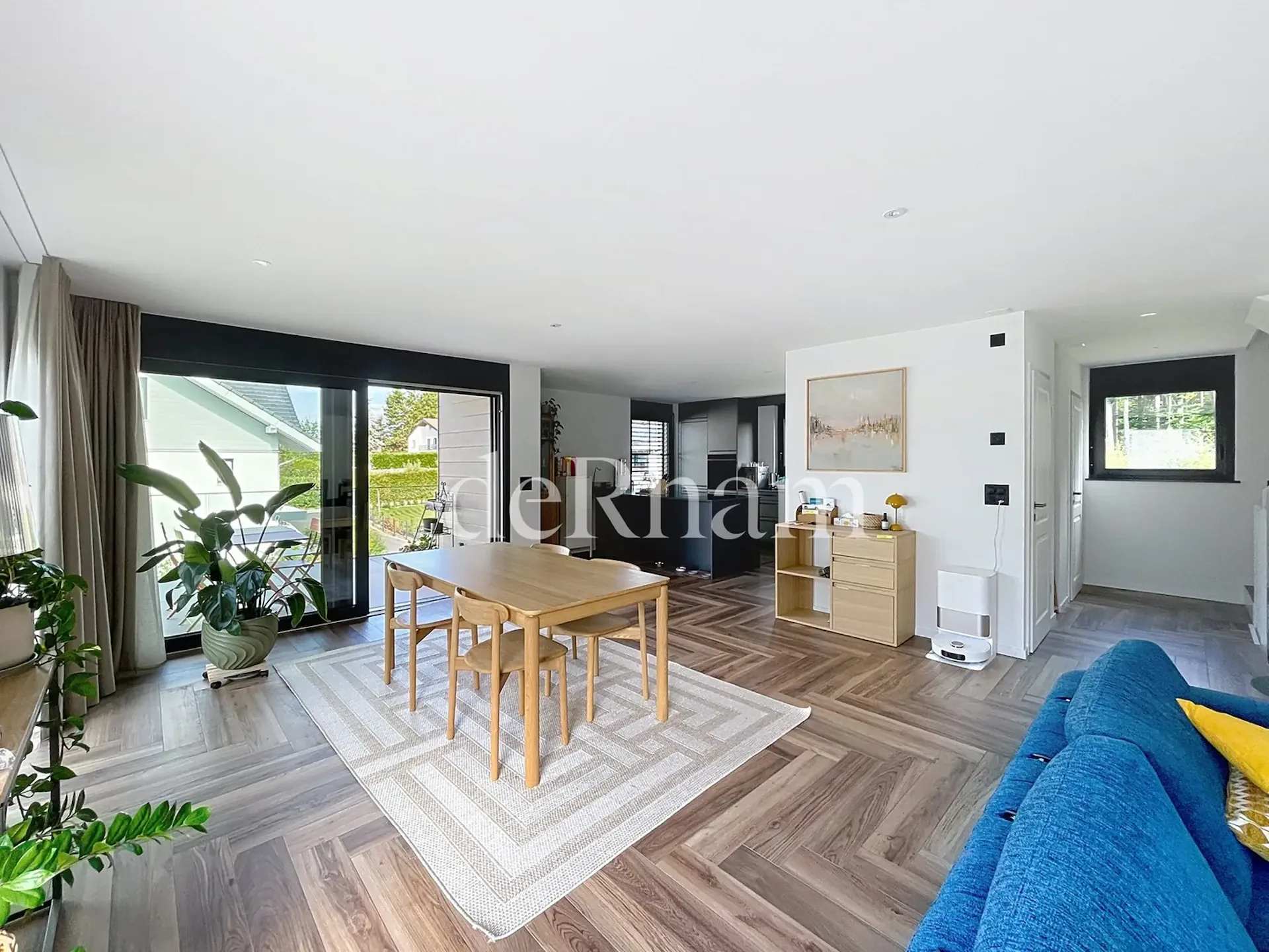 Triplex d'eccezione in un'oasi verde a Mont-sur-Lausanne!