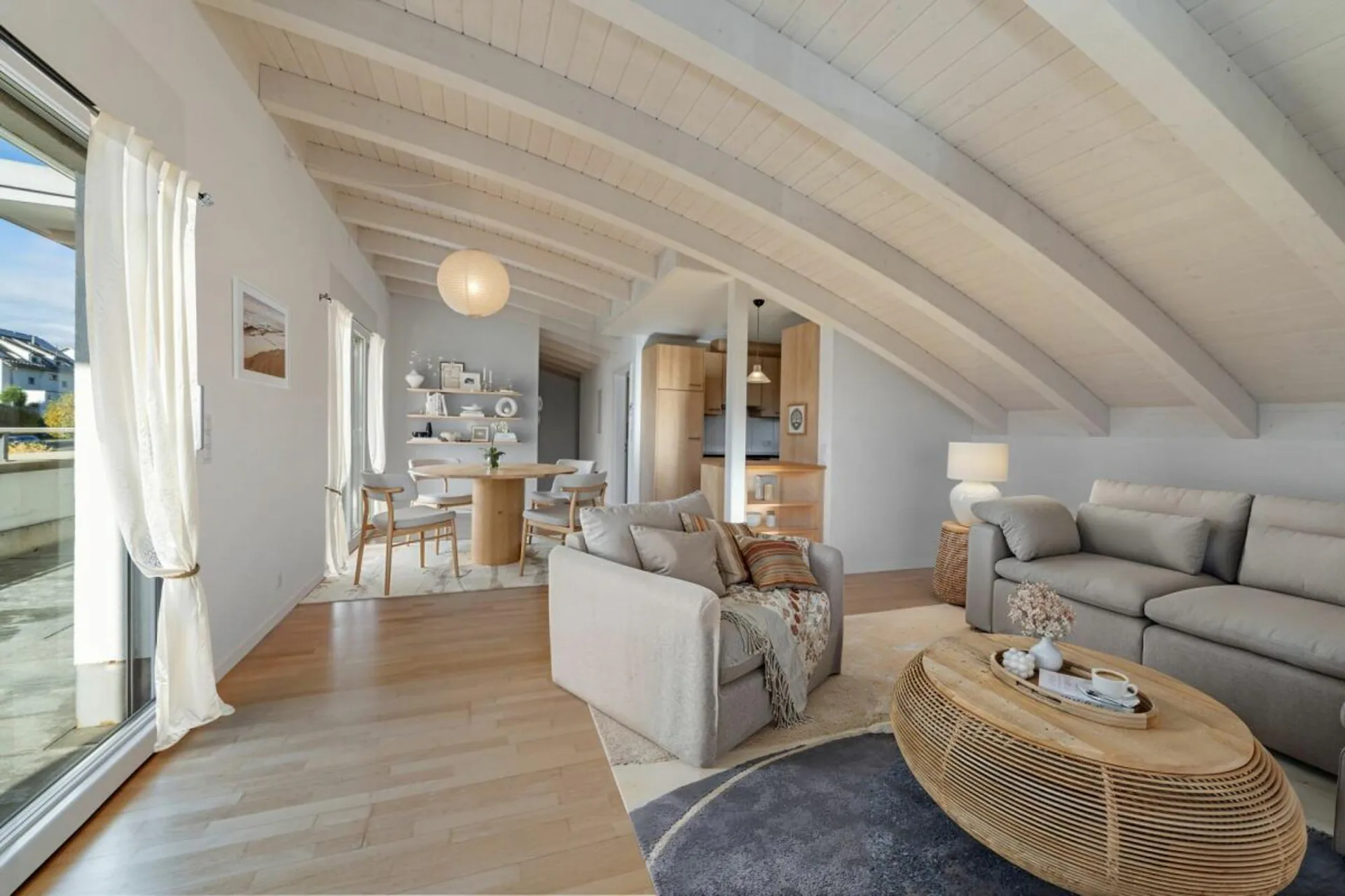 Sunny attic pearl with partial lake view