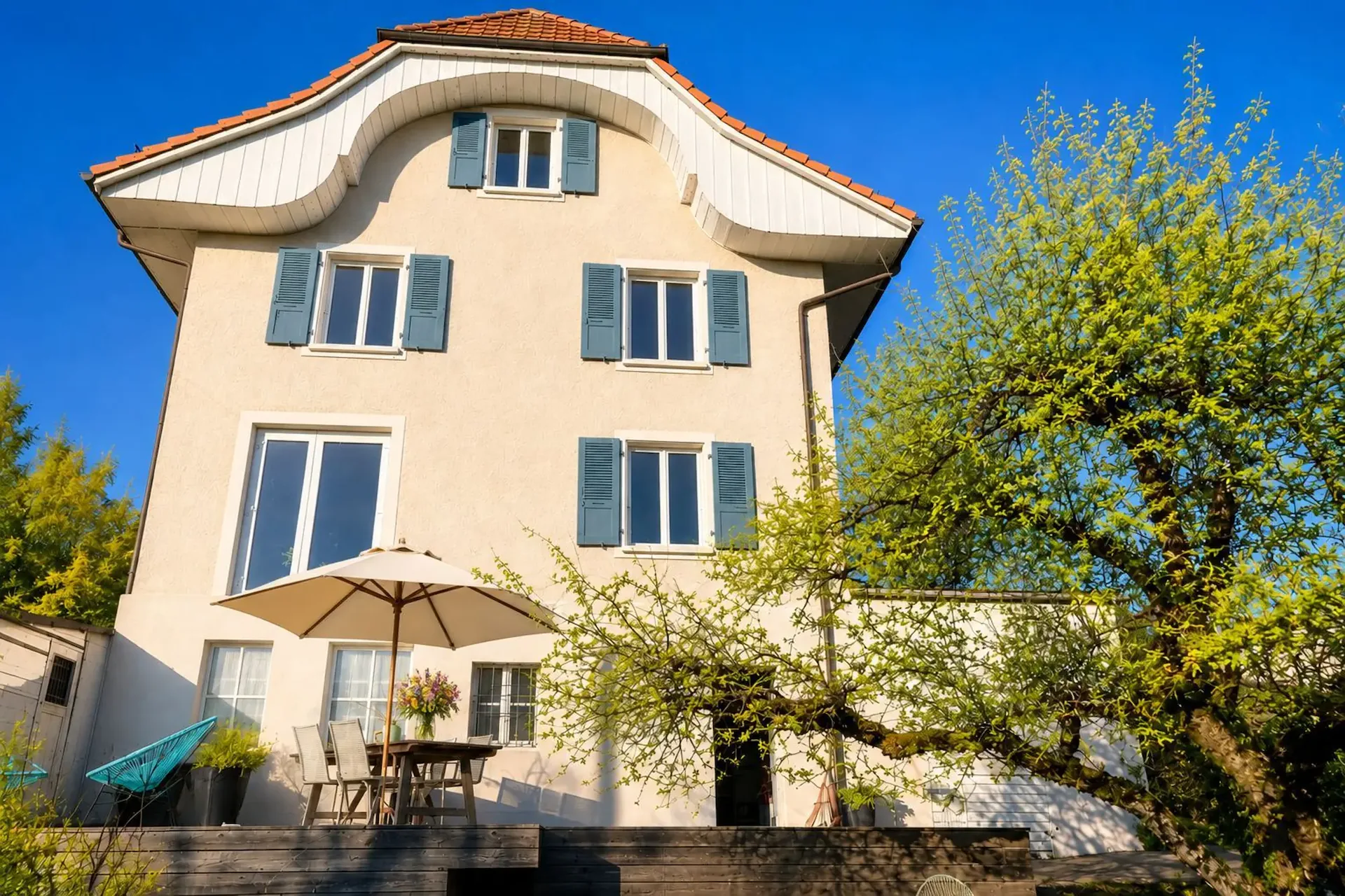 Grande et dépendante maison à vendre de 6 pièces à Orpund