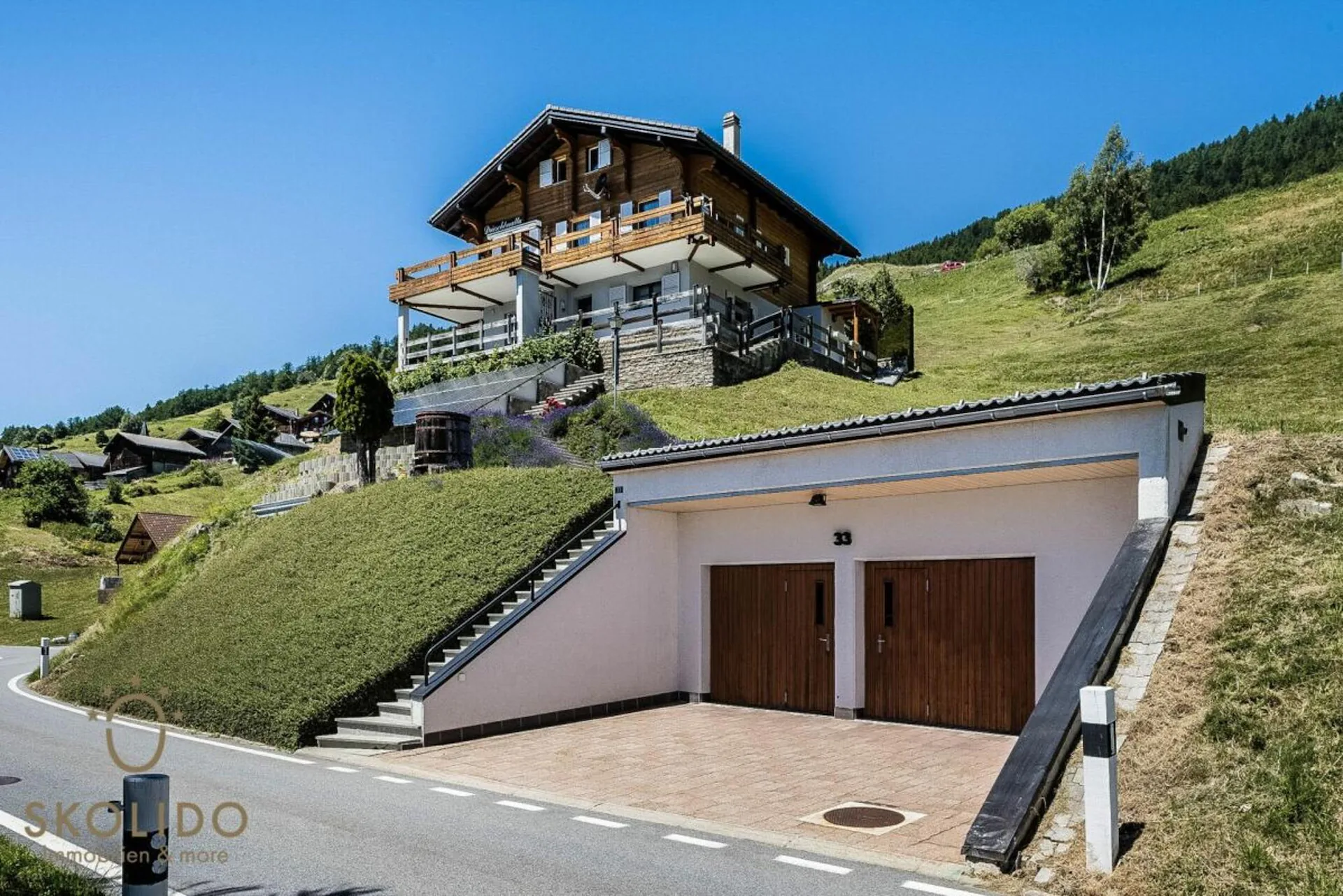 Modernized chalet with granny apartment and far-reaching views