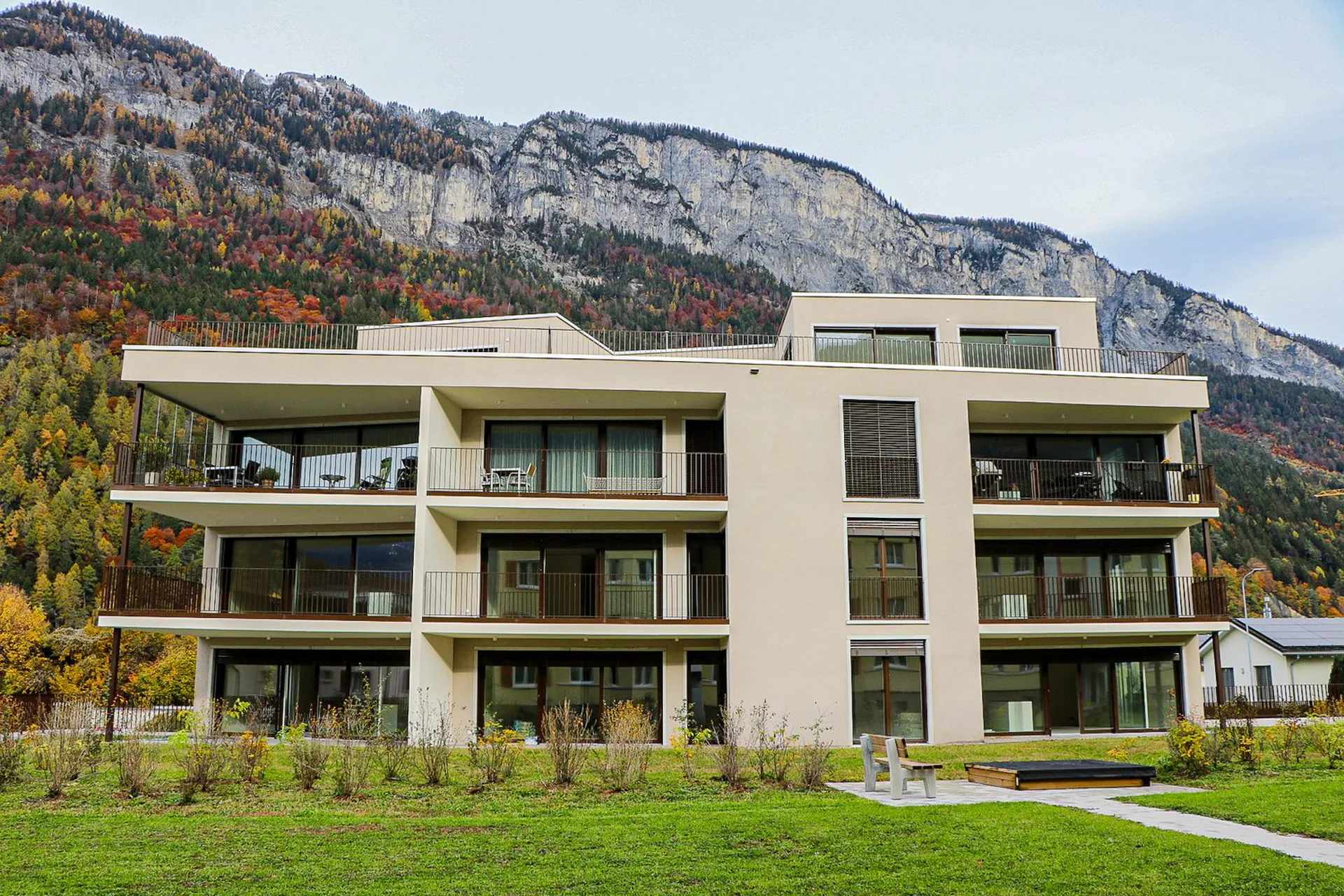 Domat/Ems - 3½-Zimmer-Gartenwohnungen