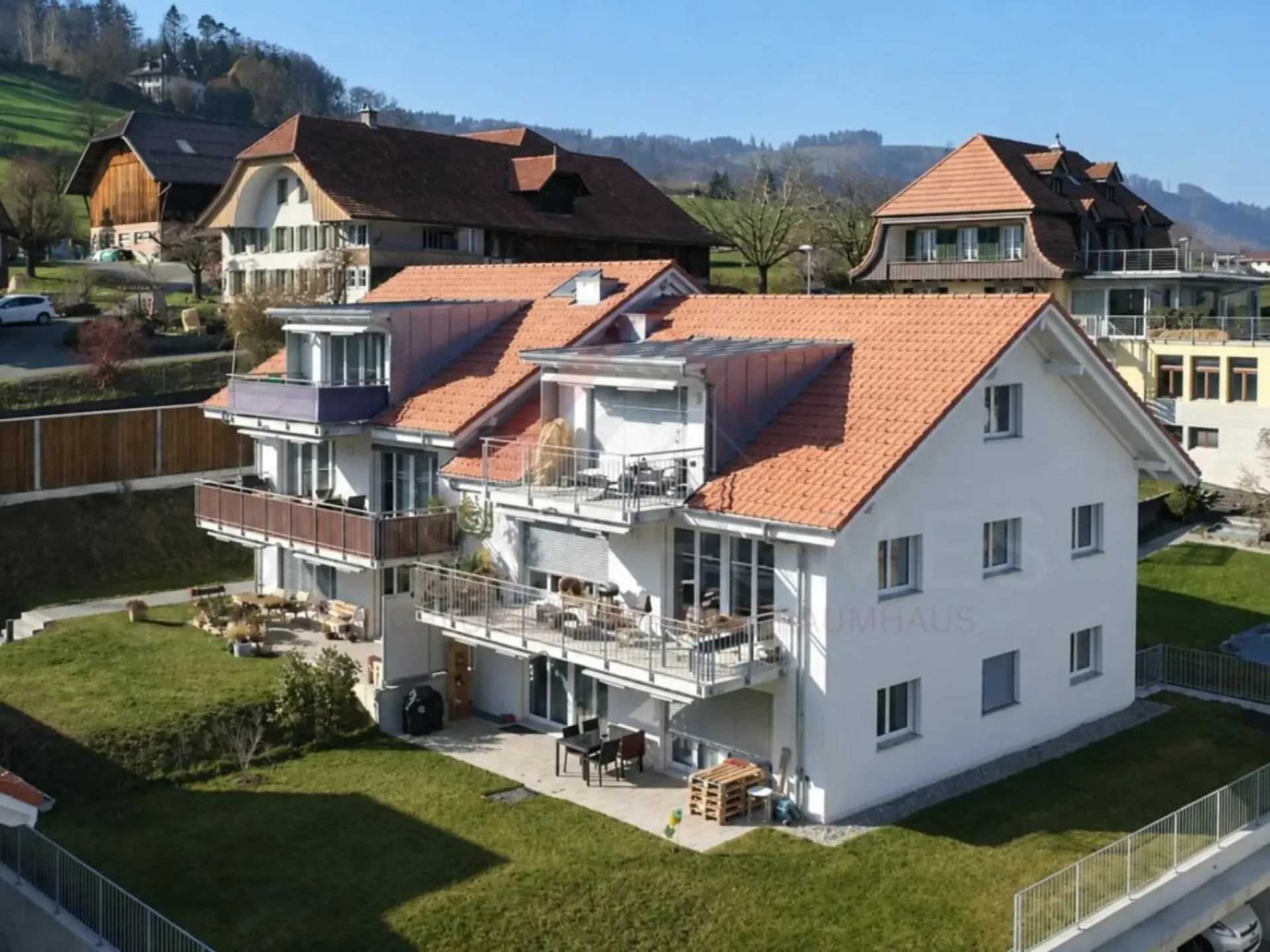 Modern, well-maintained, and fully rented multi-family house in Mühlethurnen