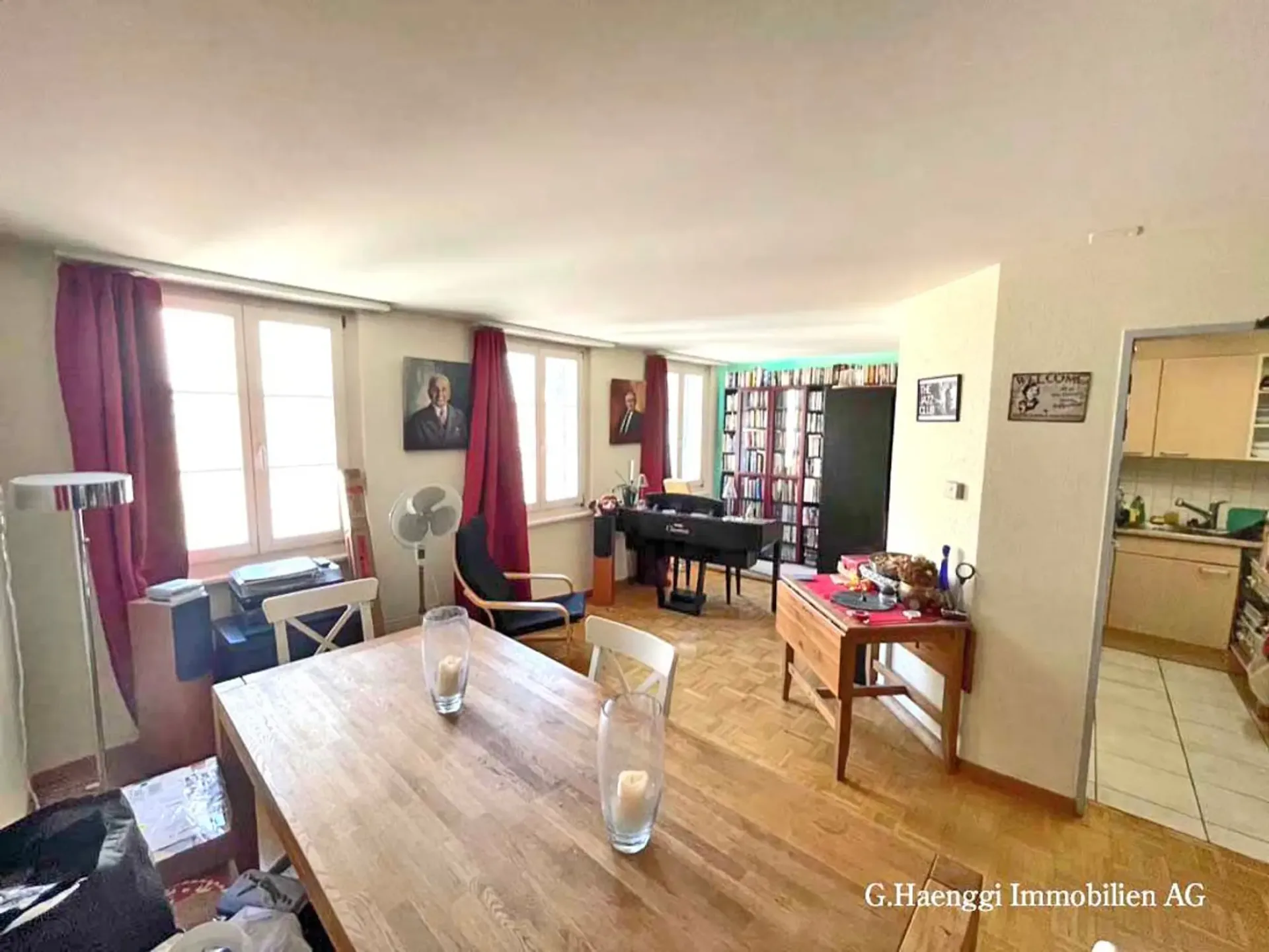 Appartement spacieux et lumineux de 5,5 pièces en maisonnette avec balcon dans la vieille ville