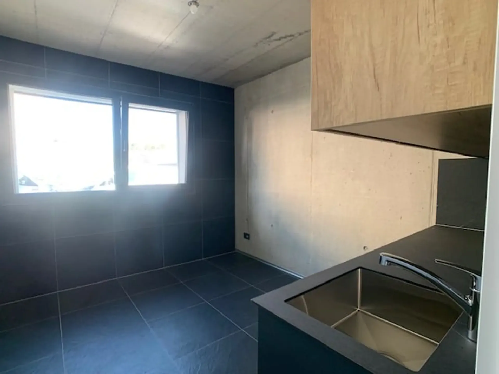 Locale commerciale, moderno di 45 m² al piano terra