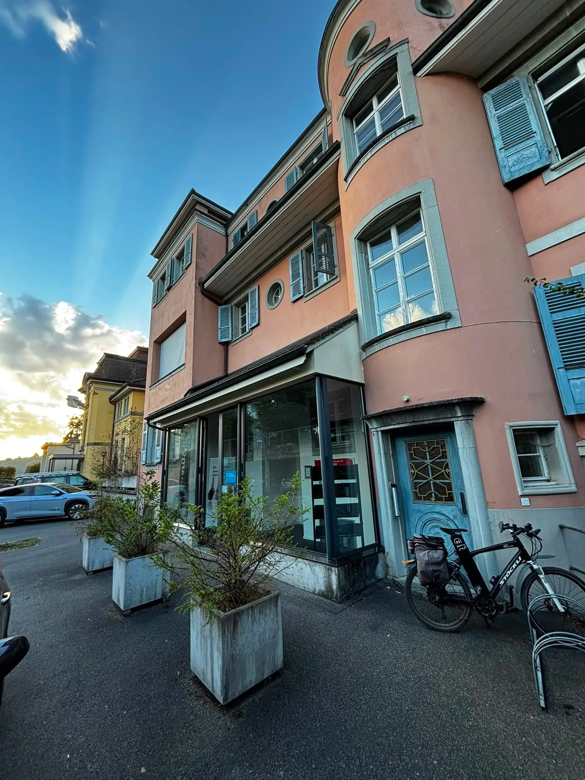 Charming commercial space with versatile usage possibilities