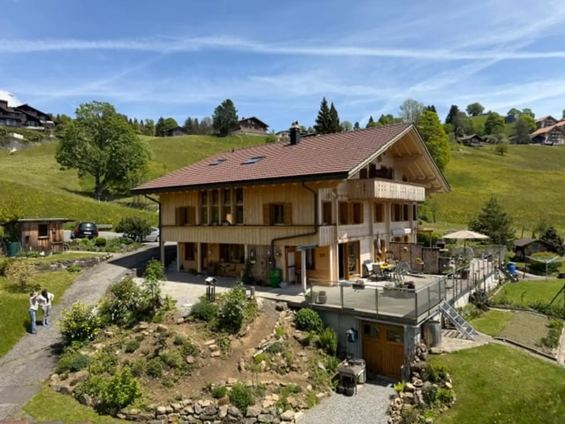Charmantes Zweifamilienhaus in Beatenberg mit atemberaubender Aussicht
