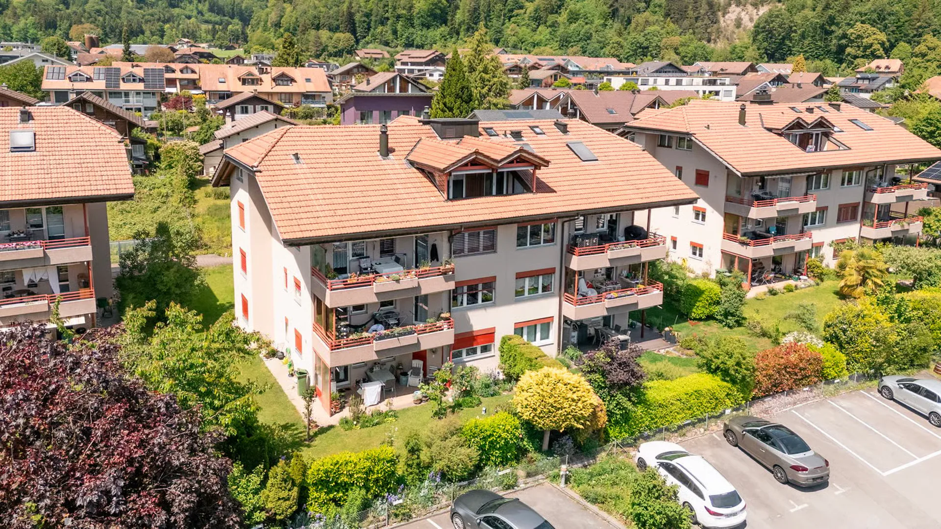 Spacious 4½-room attic apartment with a view of Eiger, Mönch, and Jungfrau