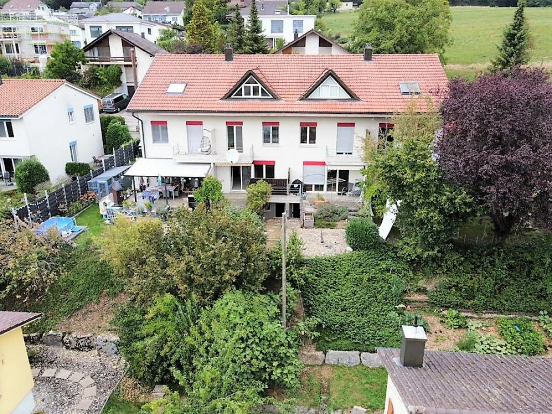 5.5-room row house with garden