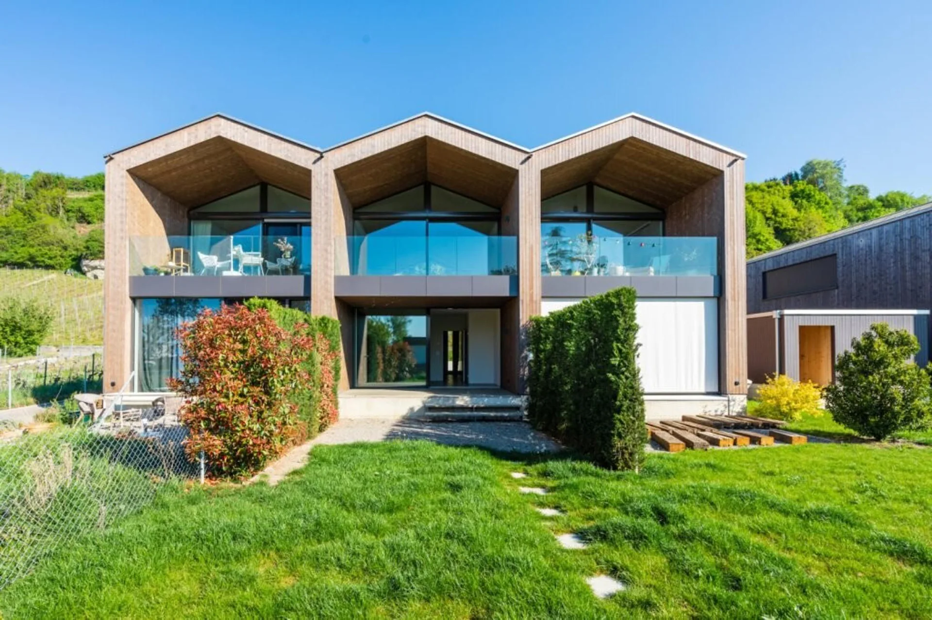 Votre nouvelle maison de rêve avec jardin au bord du lac de Morat !