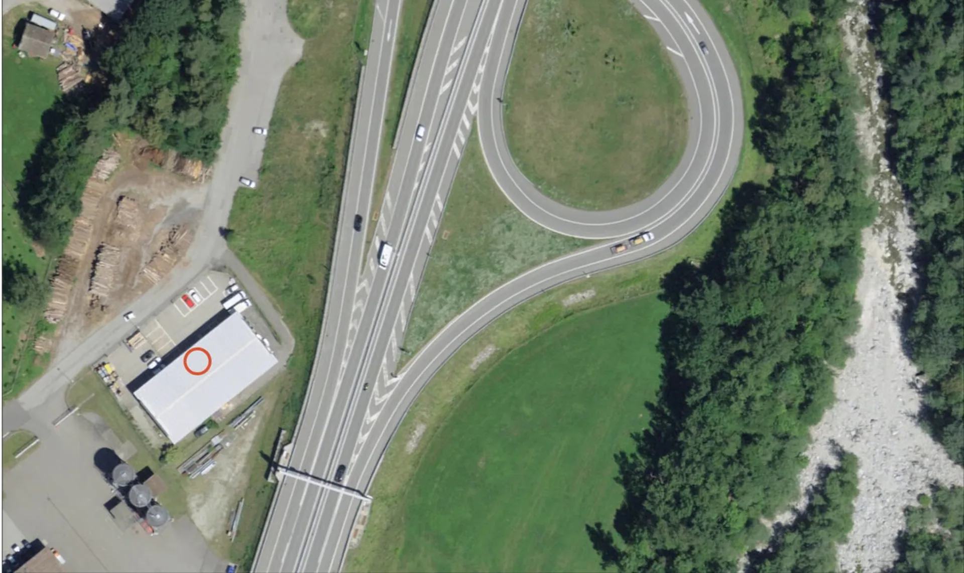Büro mit 5 Räumen zur Miete in Roveredo (GR)