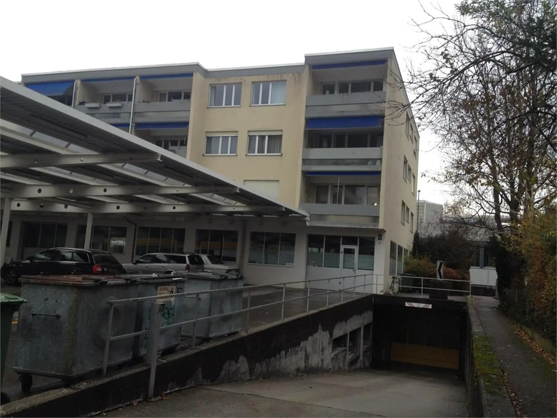 Einstellhallenplätze zu vermieten! / Places de parking à louer!