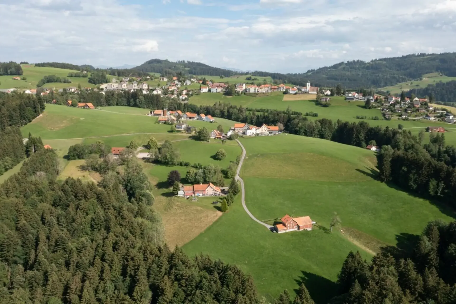 Very spacious, renovated Appenzeller house with absolute privacy