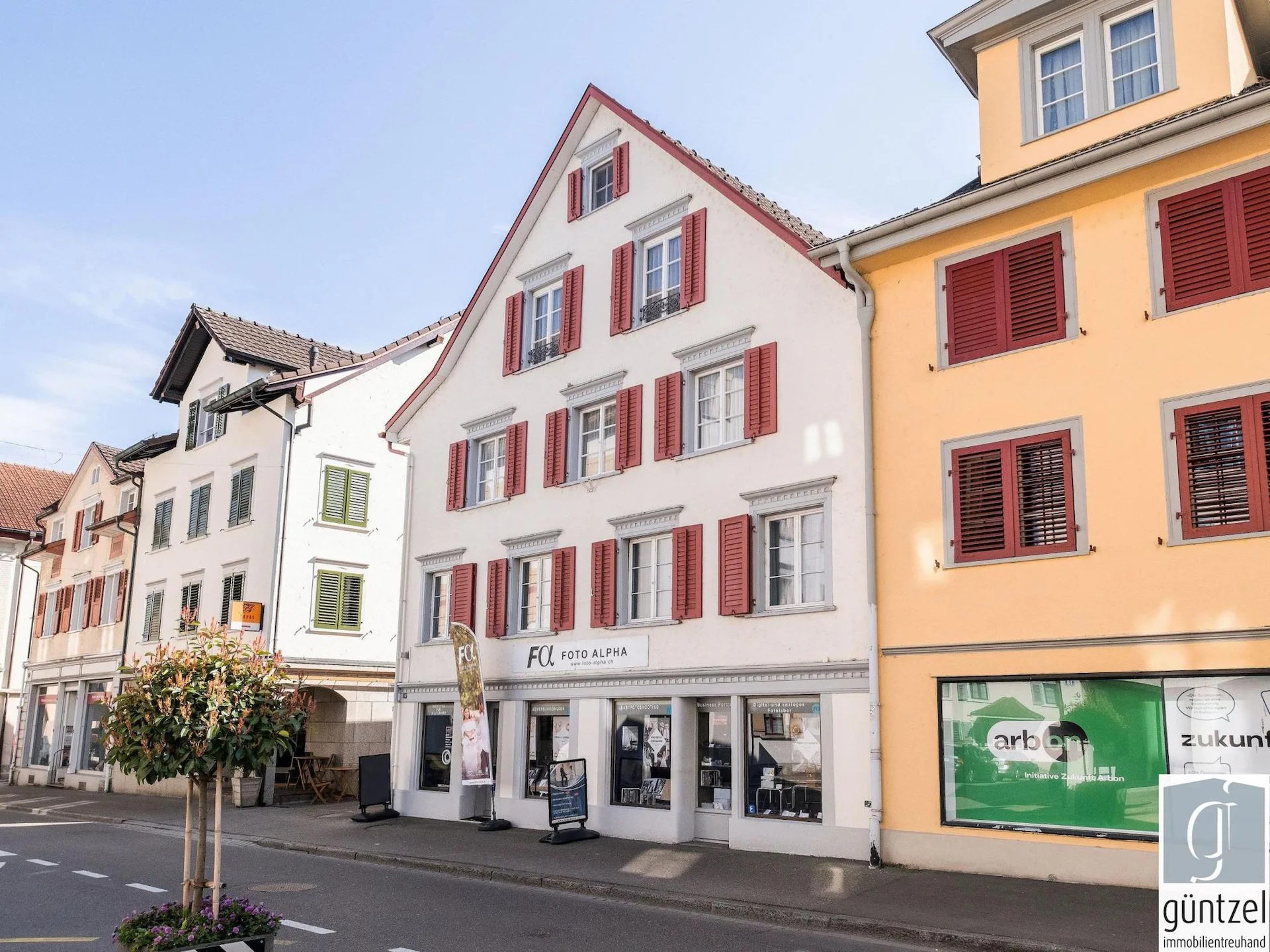 Two-family house with retail space - well suited for own use