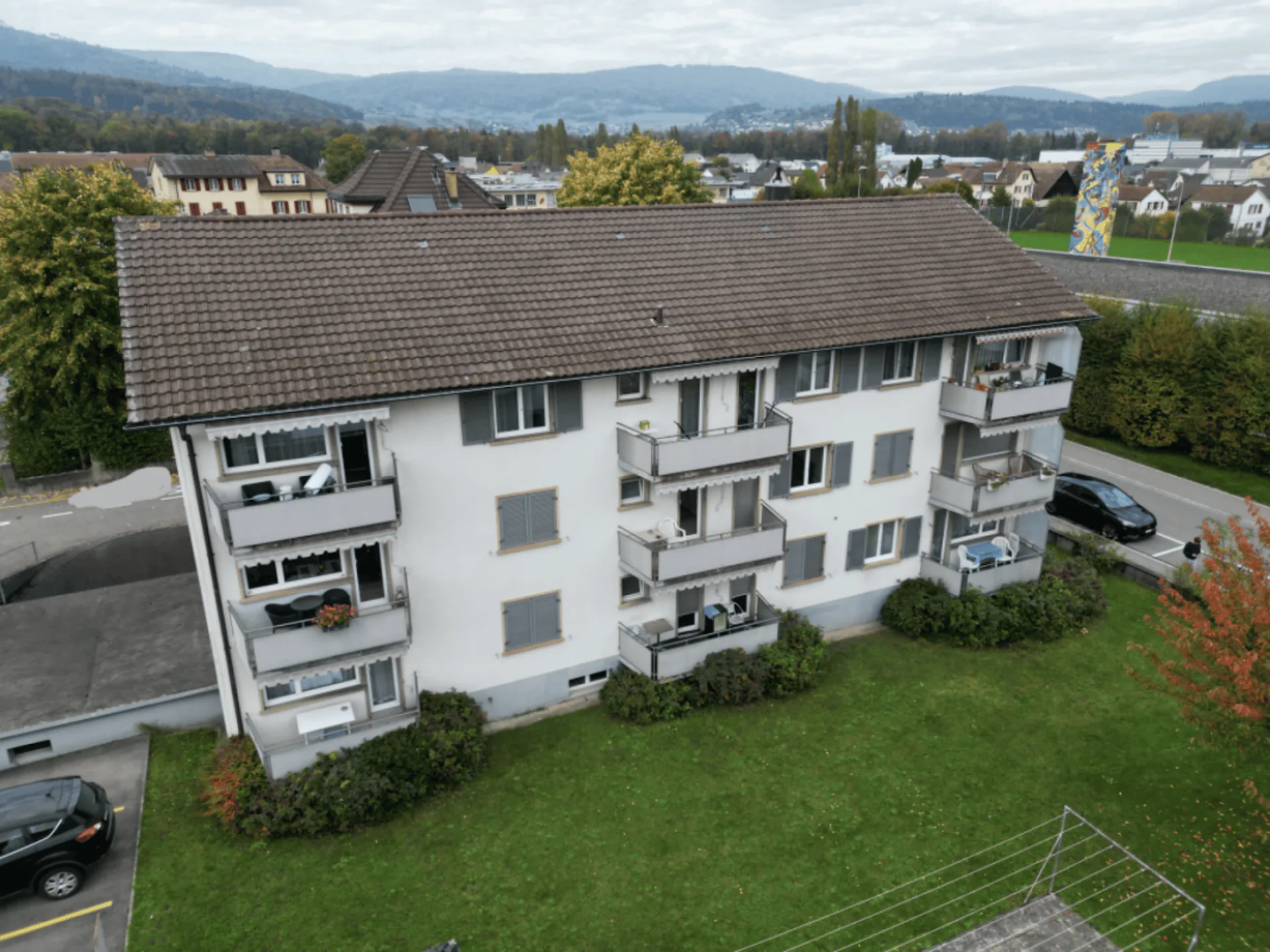Helle 4.0-Zimmerwohnung mit Balkon - frisch renoviert