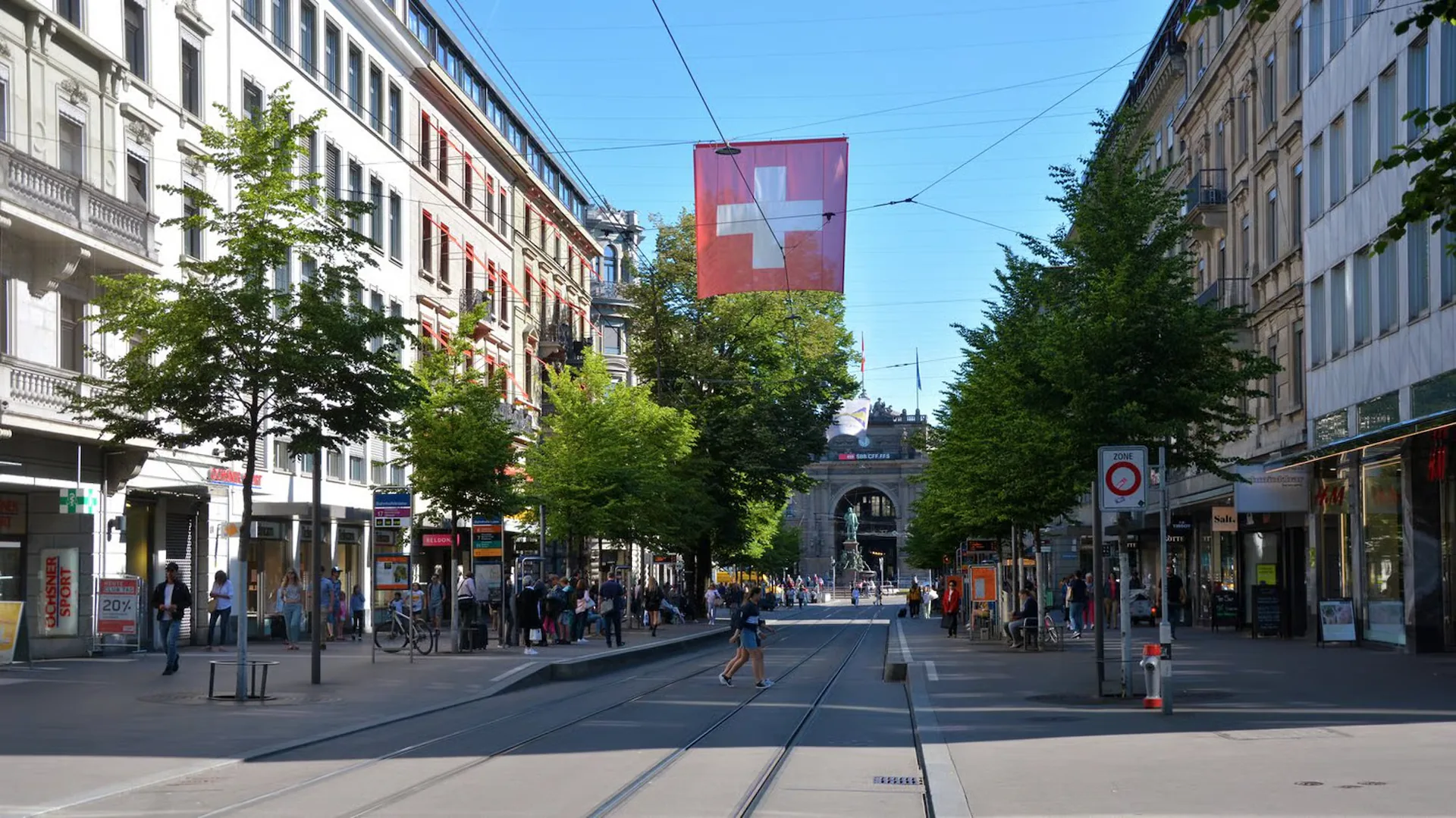 Ladenfläche an bester Lage der Bahnhofstrasse / Retail Space at Bahnhofstrasse in Zurich