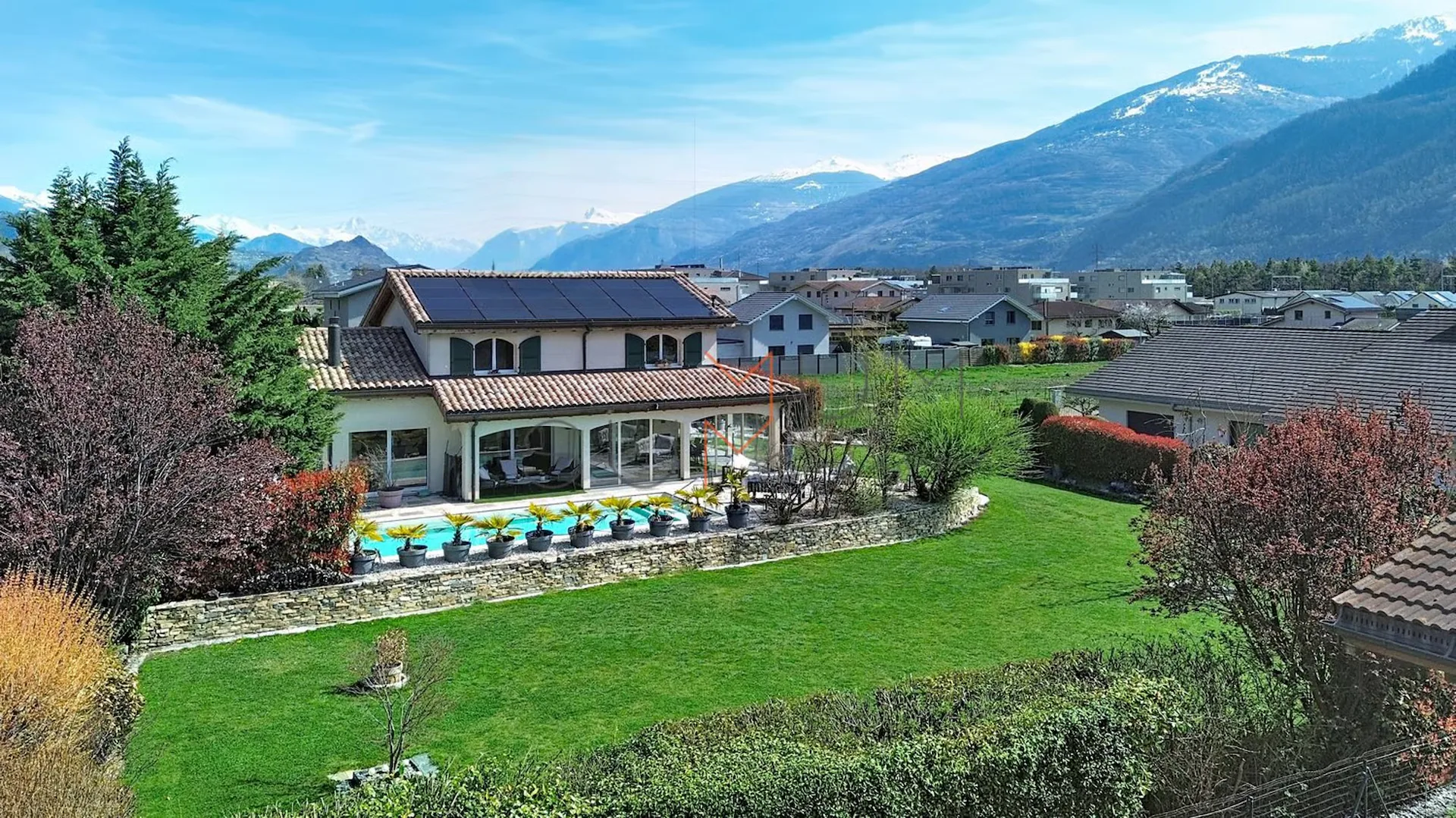 Ardon - Magnifique villa de 5 pièces avec piscine