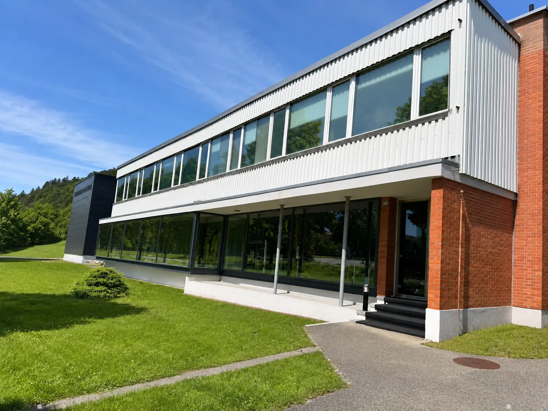 Verkaufs-/Gewerbefläche von 260 m² an der Hauptachse in Biel