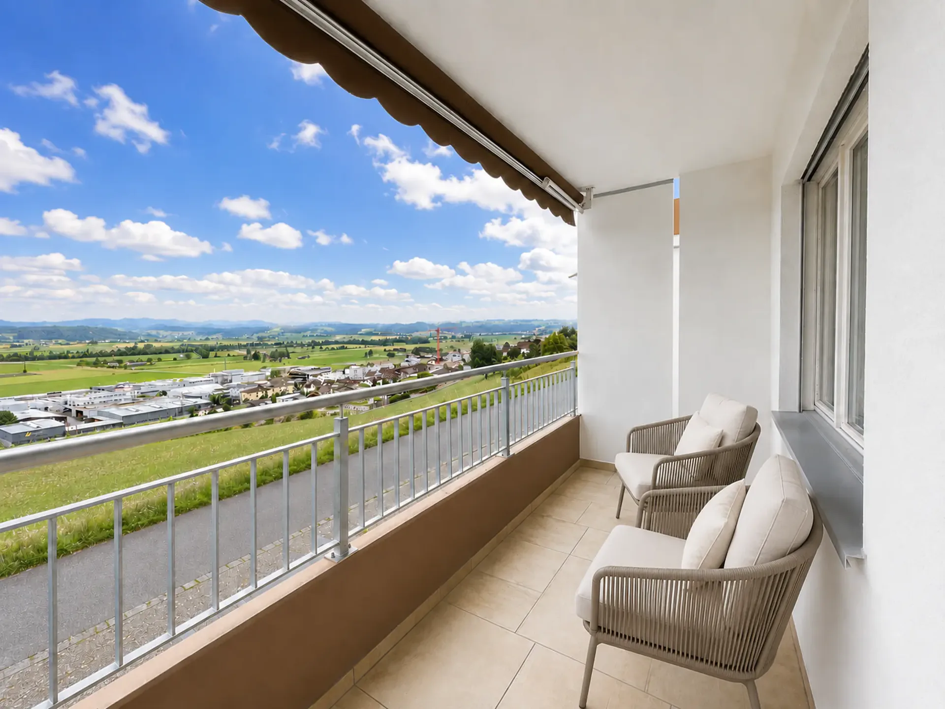 Charming 4.5-room apartment with a far-reaching view in Wauwil