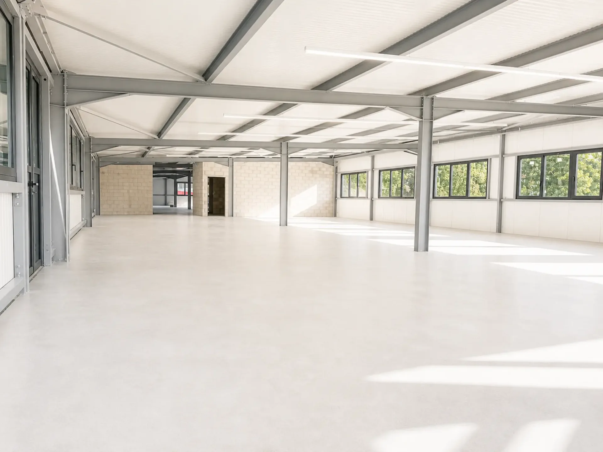 800 m2 Industrie-/Handwerksfläche in Landeron / Neuchâtel