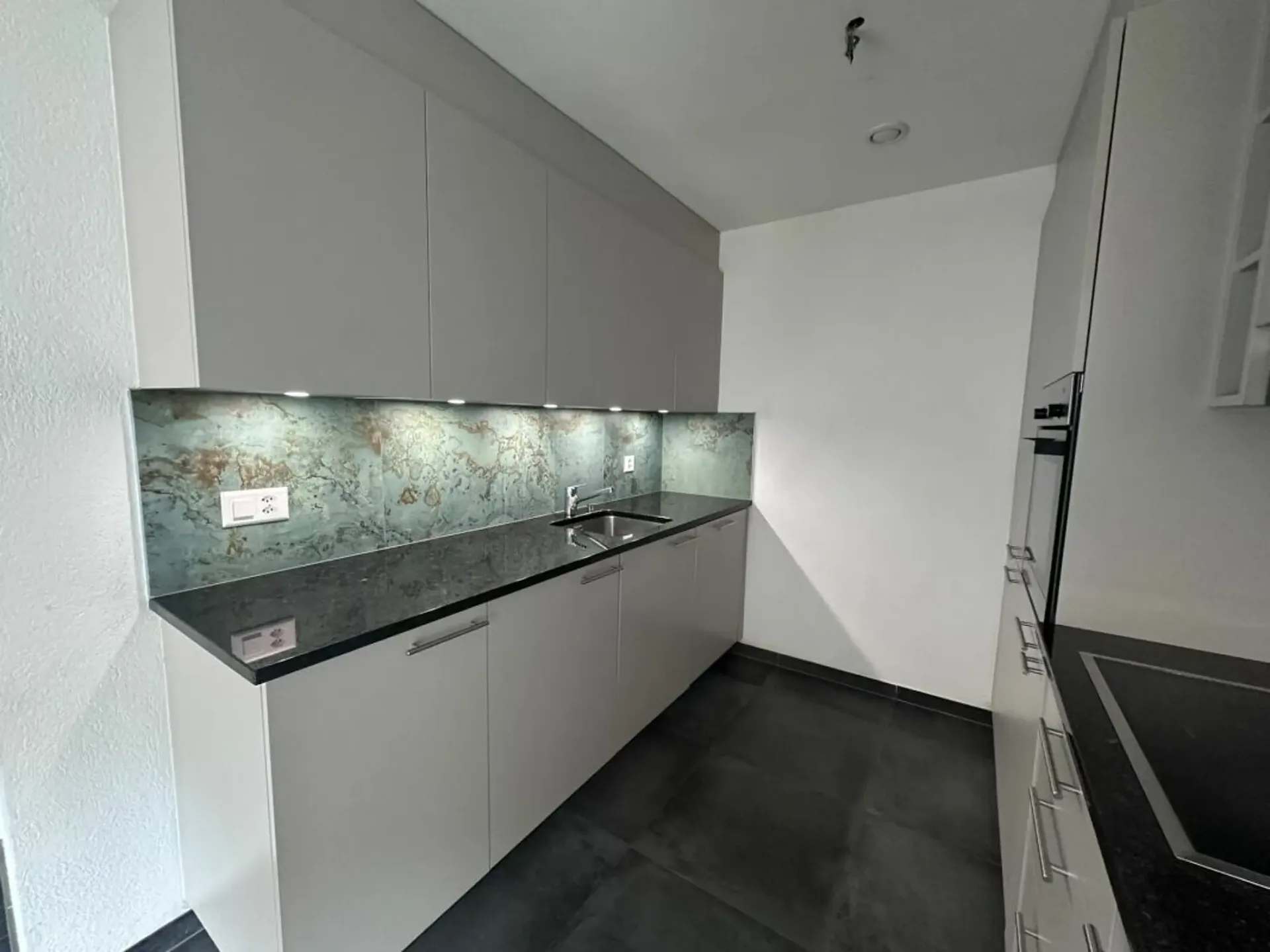 Schönes modernes 4.5-Zimmer-Apartment im 1. Stock - Rue de l'Épervier 3A, Cernier