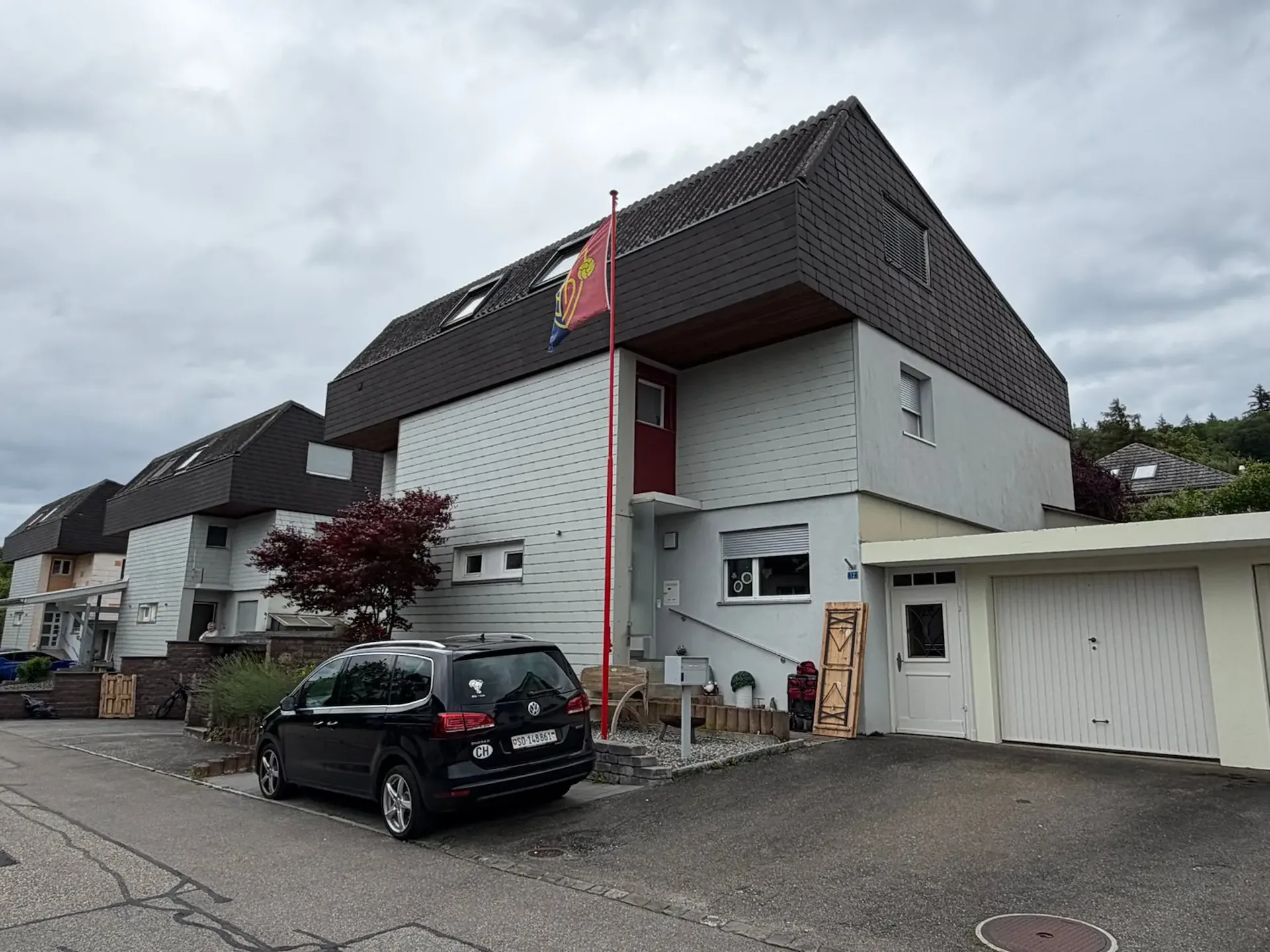 DEFH MIT GARAGE AN ZENTRALER LAGE IN KAPPEL ZU VERKAUFEN