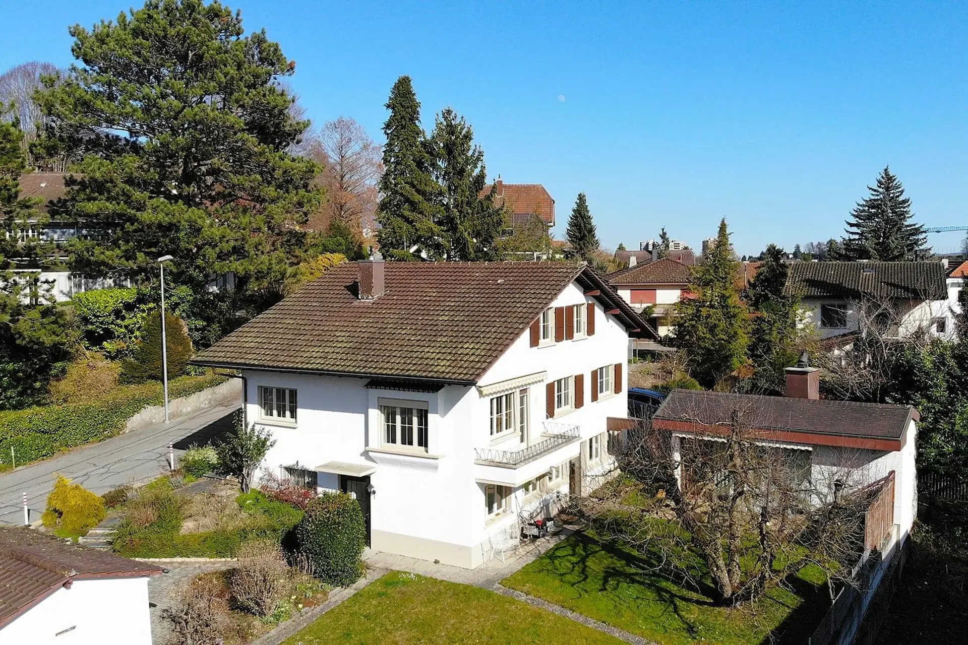 Maison de famille charmante avec grand jardin à Lengnau