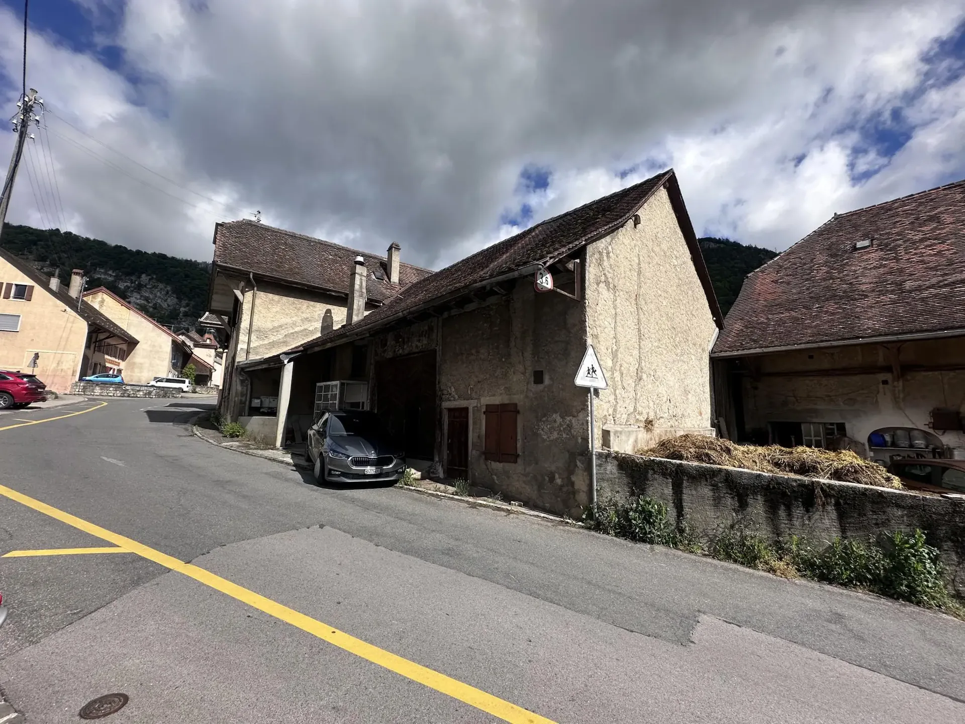 Baulmes: Bauernhof zur Renovierung!