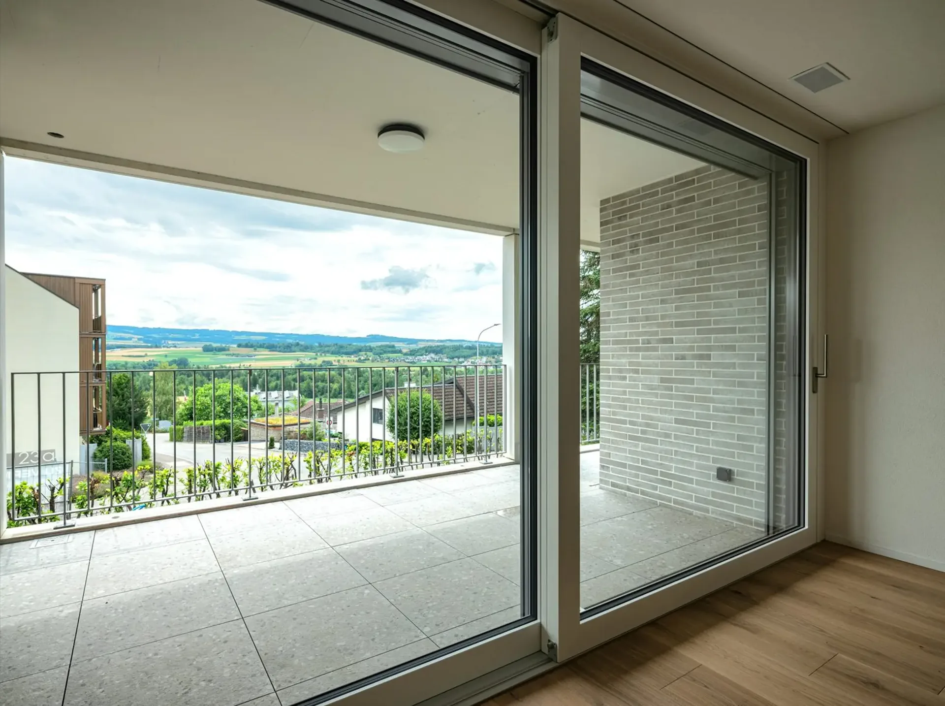 Première location : appartement exclusif de 4,5 pièces au standard de propriétaire-occupant avec plan d'étage spacieux