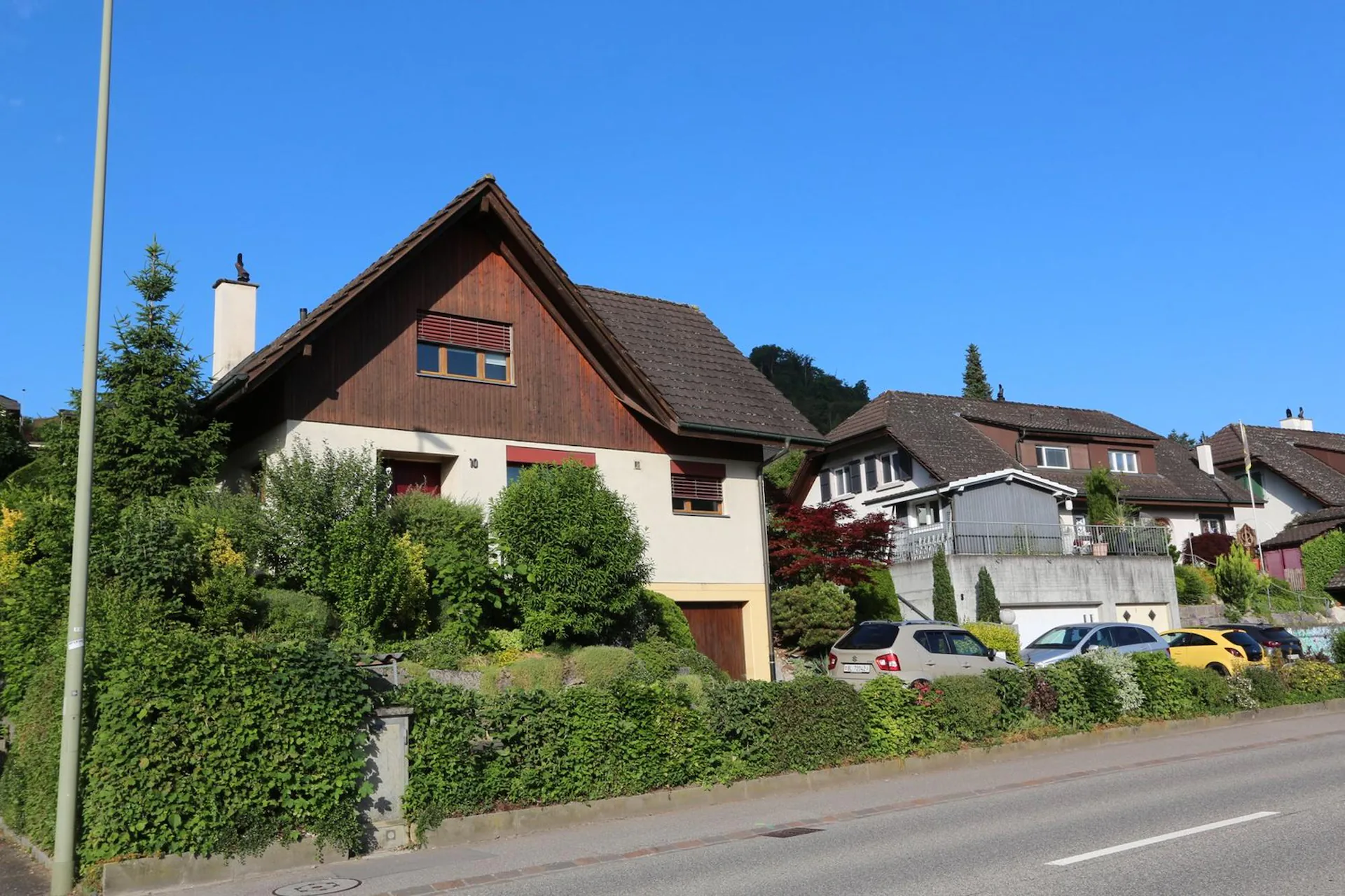 A friendly 5.5-room house with hobby room, garage, and idyllic surroundings