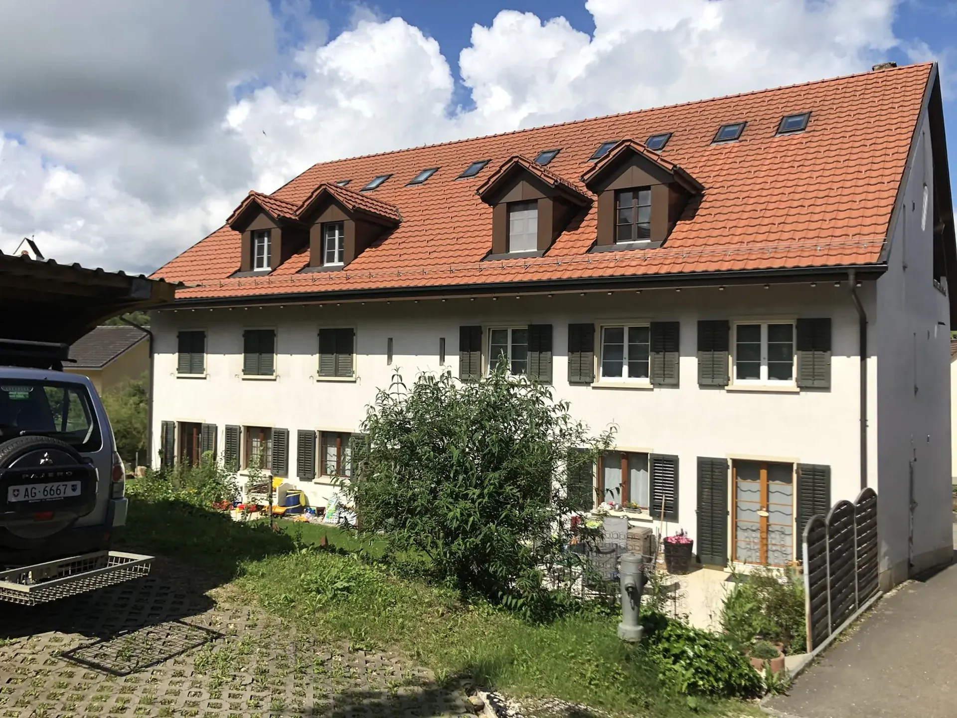 Appartement mansardé élégant avec balcon et grande galerie !