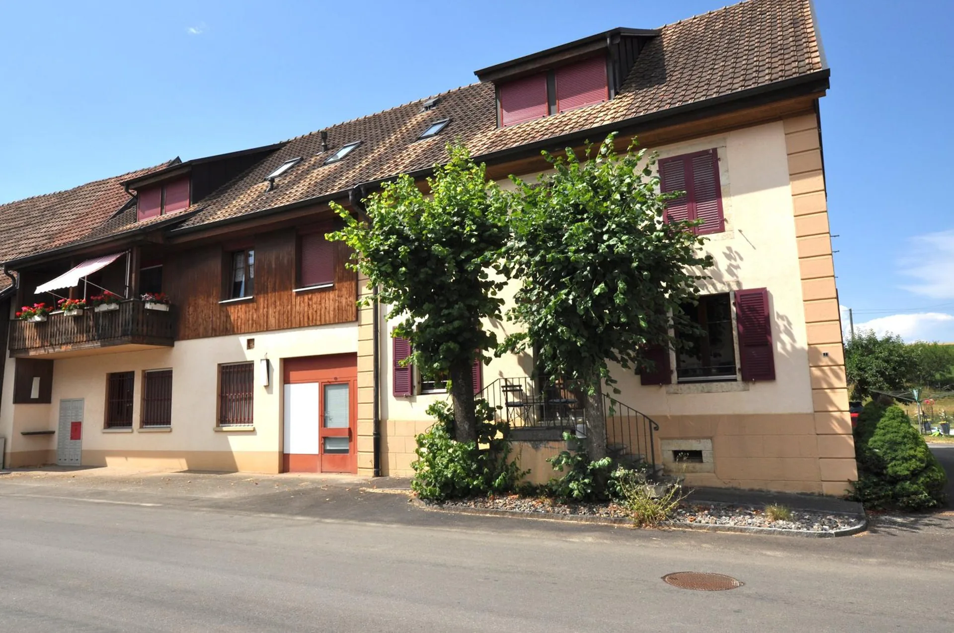 Very beautiful apartment in PPE, with character, 3 rooms in Montignez