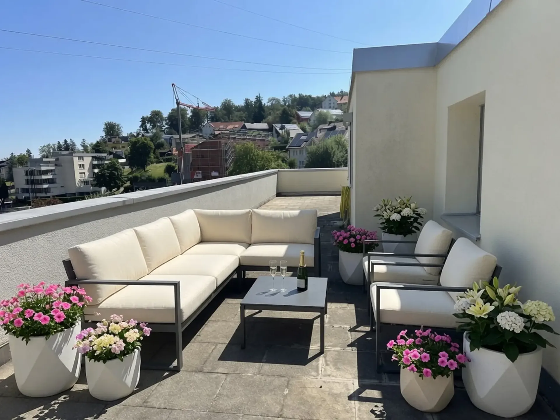 Dreamy 2.5-room attic apartment in Grub AR – large terrace & panoramic view