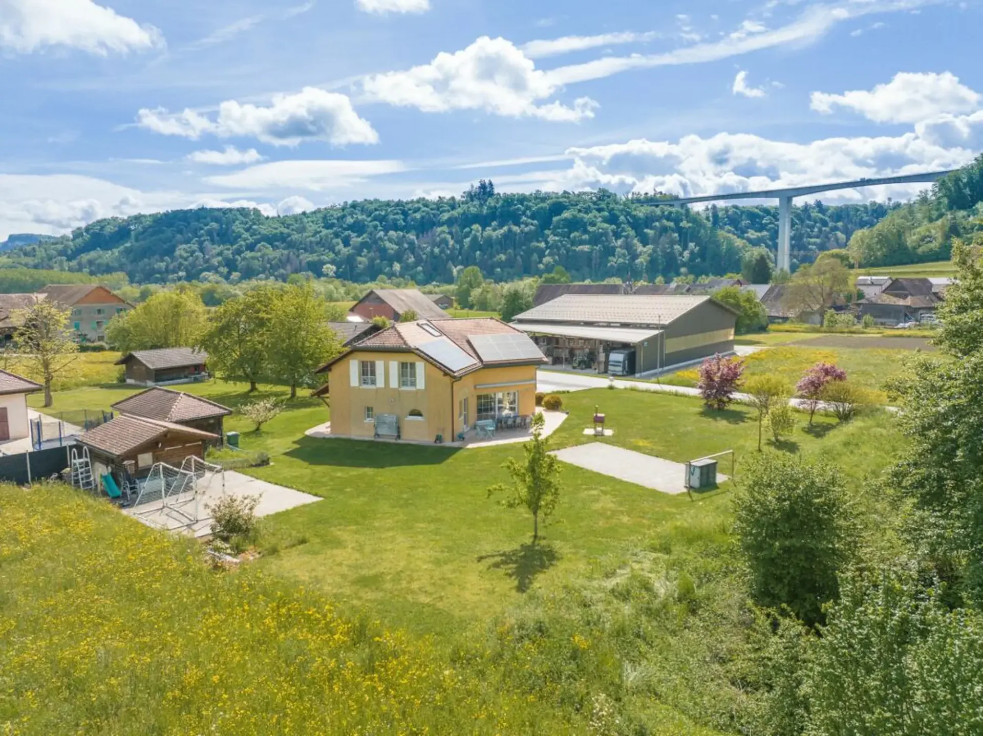 Bellissima villa individuale con ampio terreno