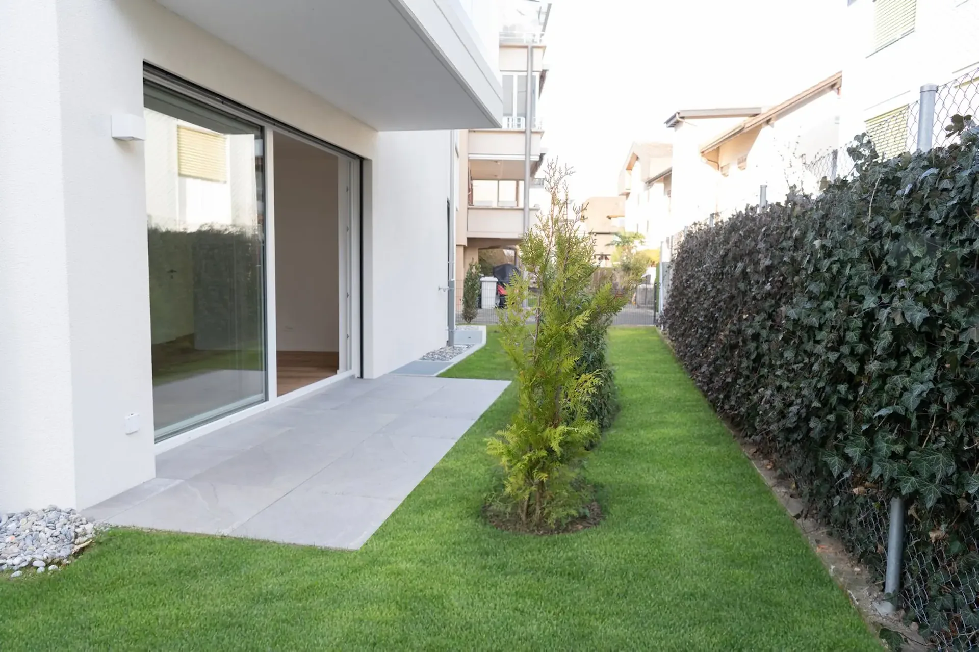 Modern 2.5-room garden apartment in Hergiswil – Immediate occupancy possible