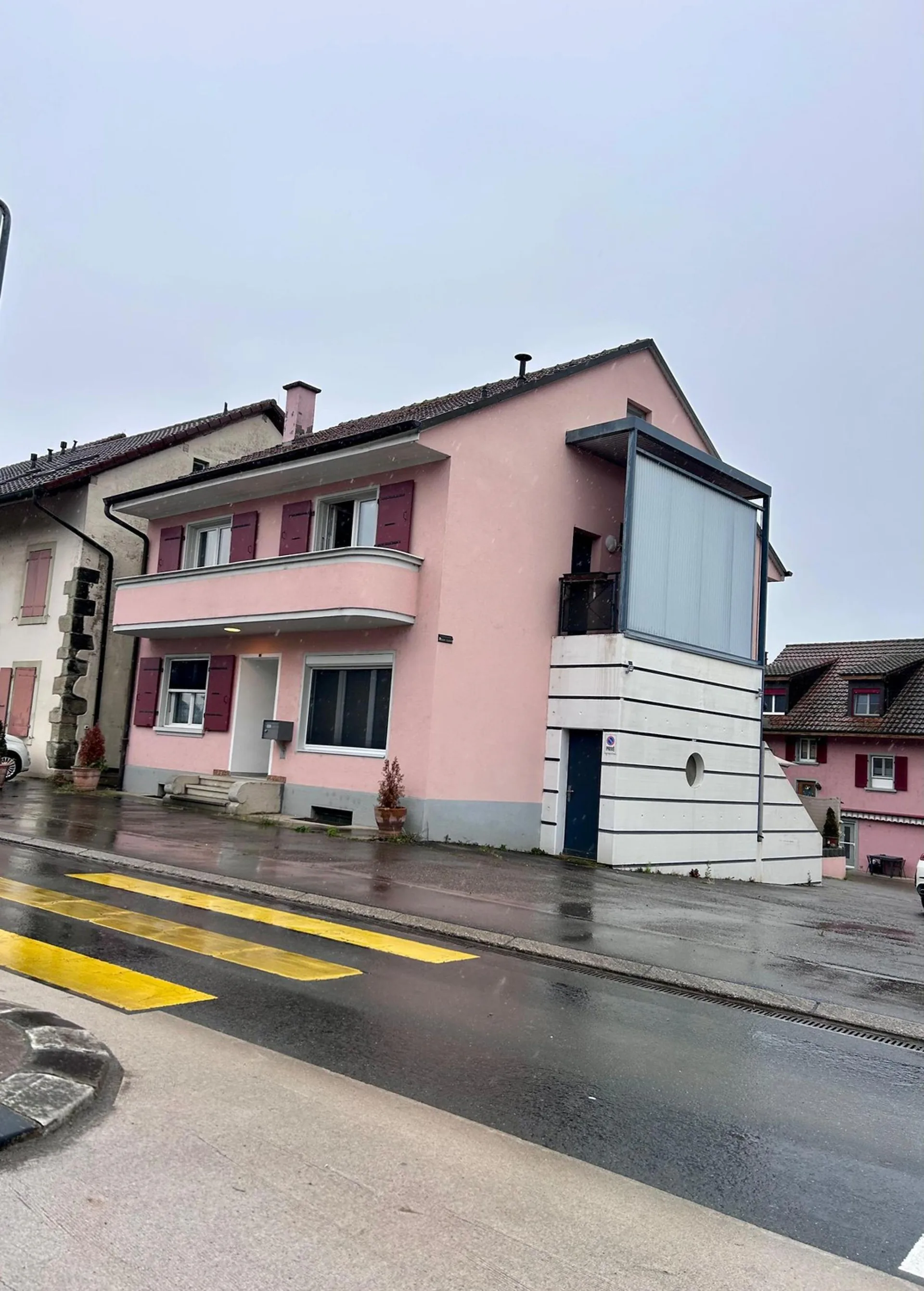 Familienhaus mit 6.5 Zimmern - Im Zentrum von Dompierre - Entwicklungsperspektiven