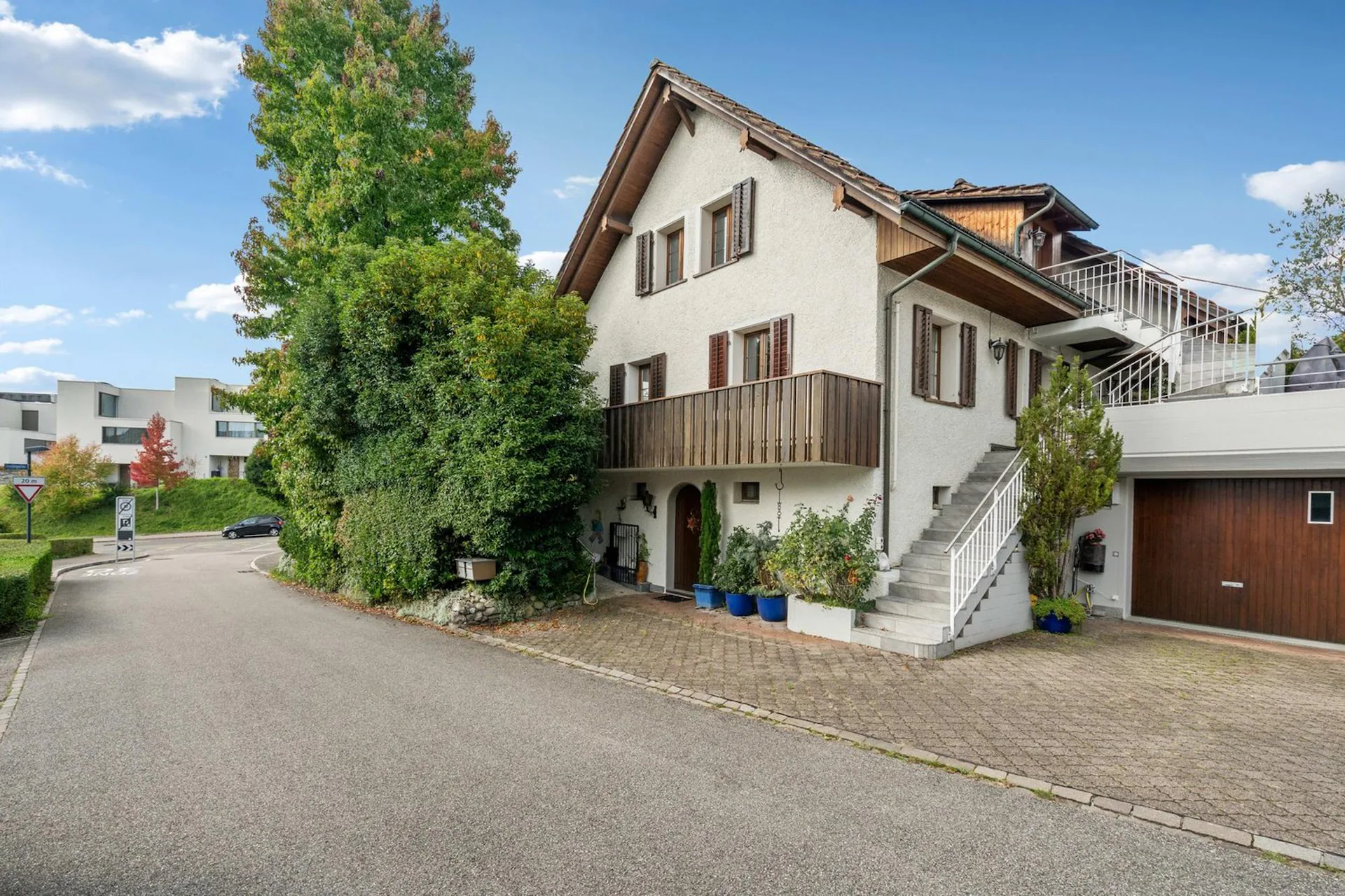 Idylle de jardin dans un excellent emplacement – Maison ensoleillée de 6,5 pièces avec terrain environnant