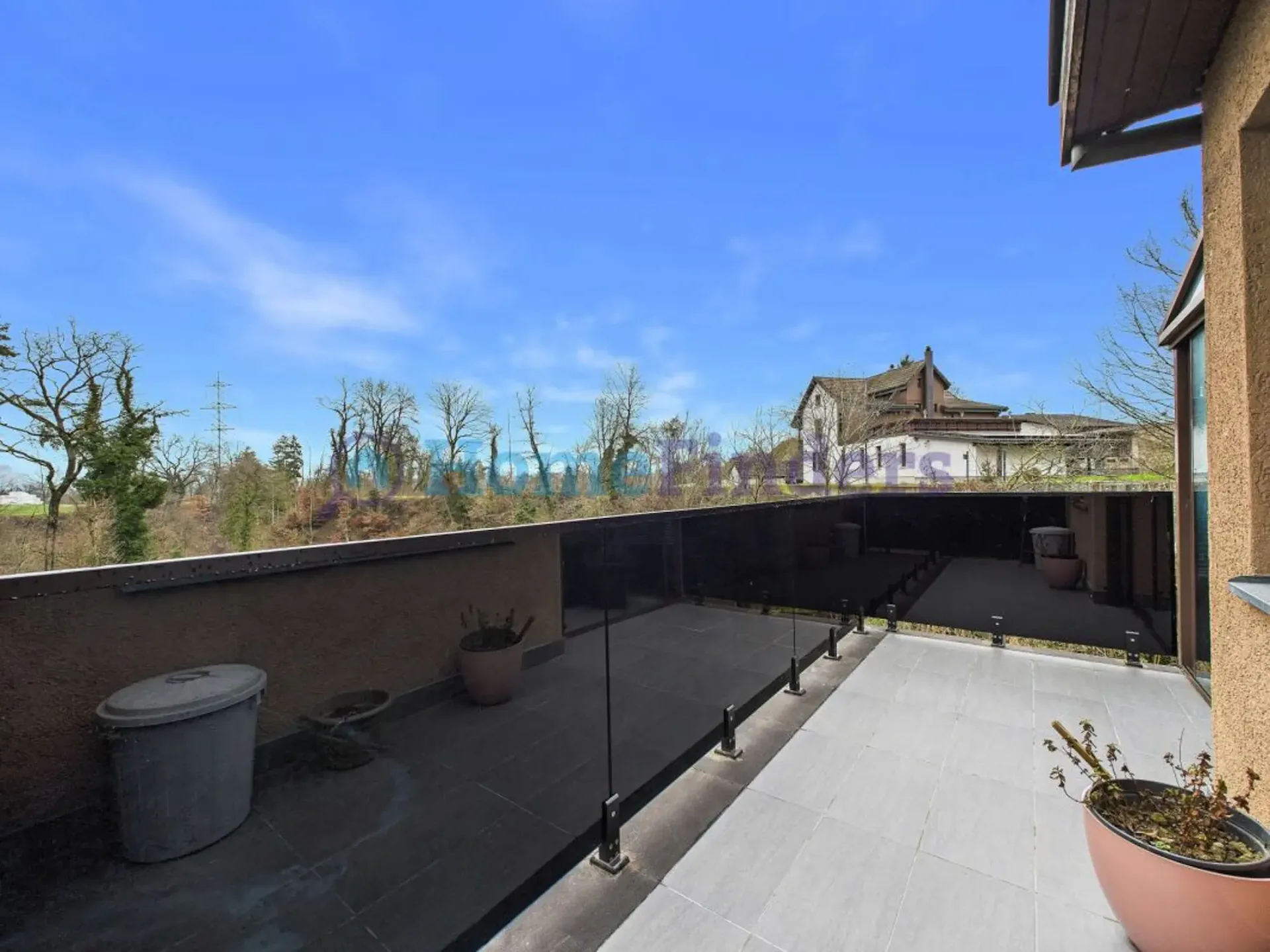 Espaceux avec jardin privé et vue sur le verdoyant !