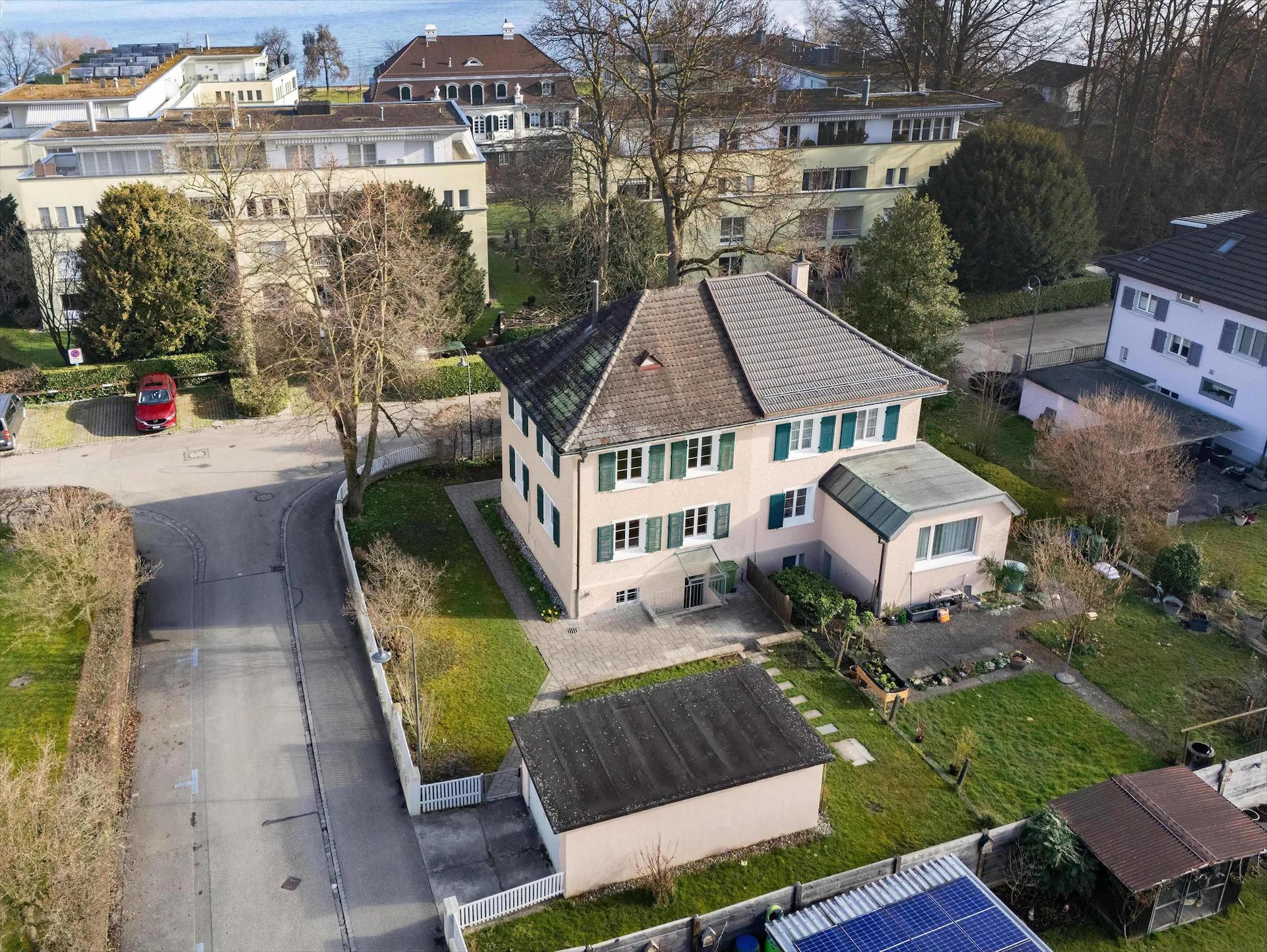 Double-family house with large garden