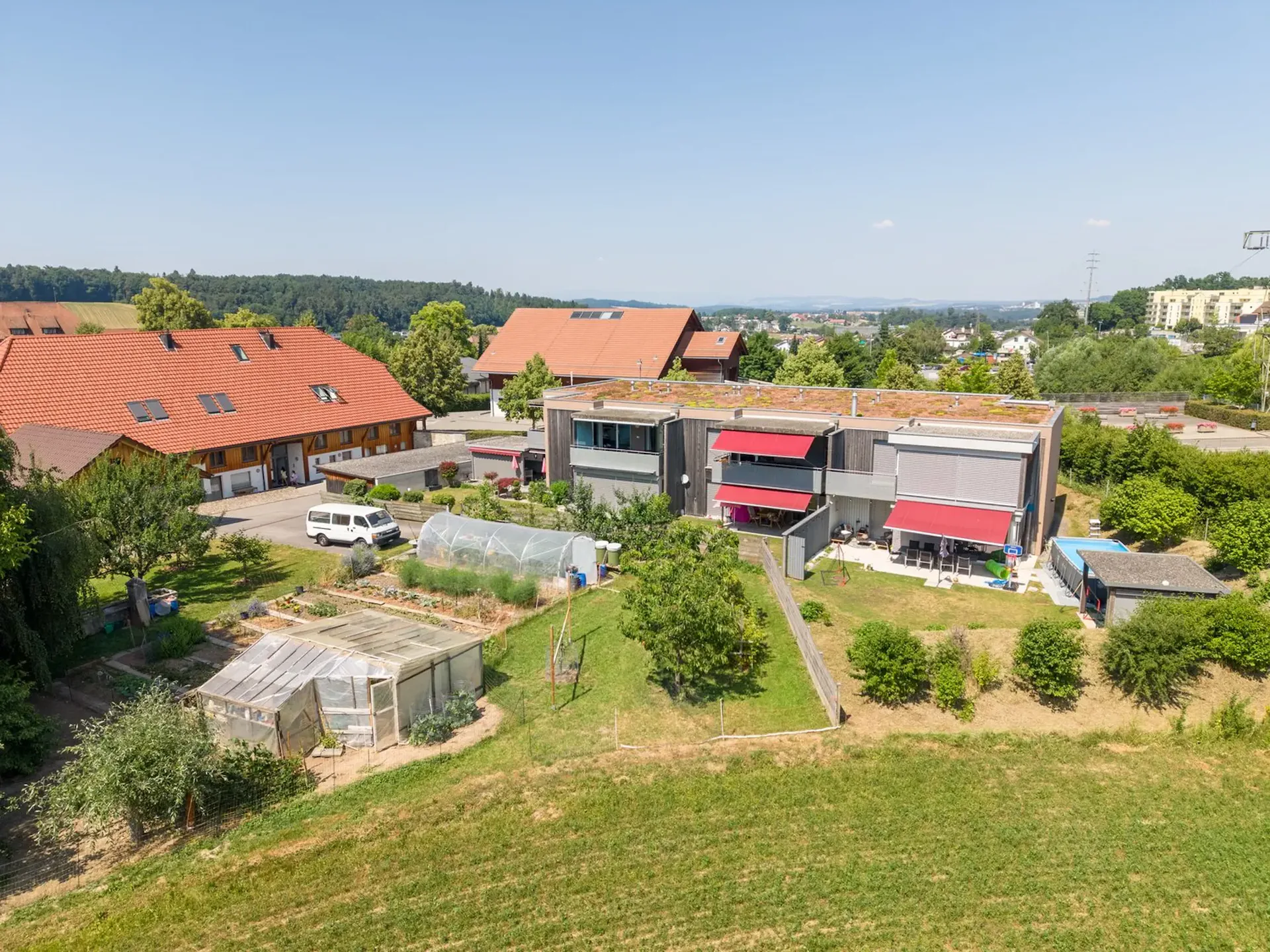 Appartement 5.5 pièces au dernier étage – calme, lumineux et idéalement situé à Givisiez