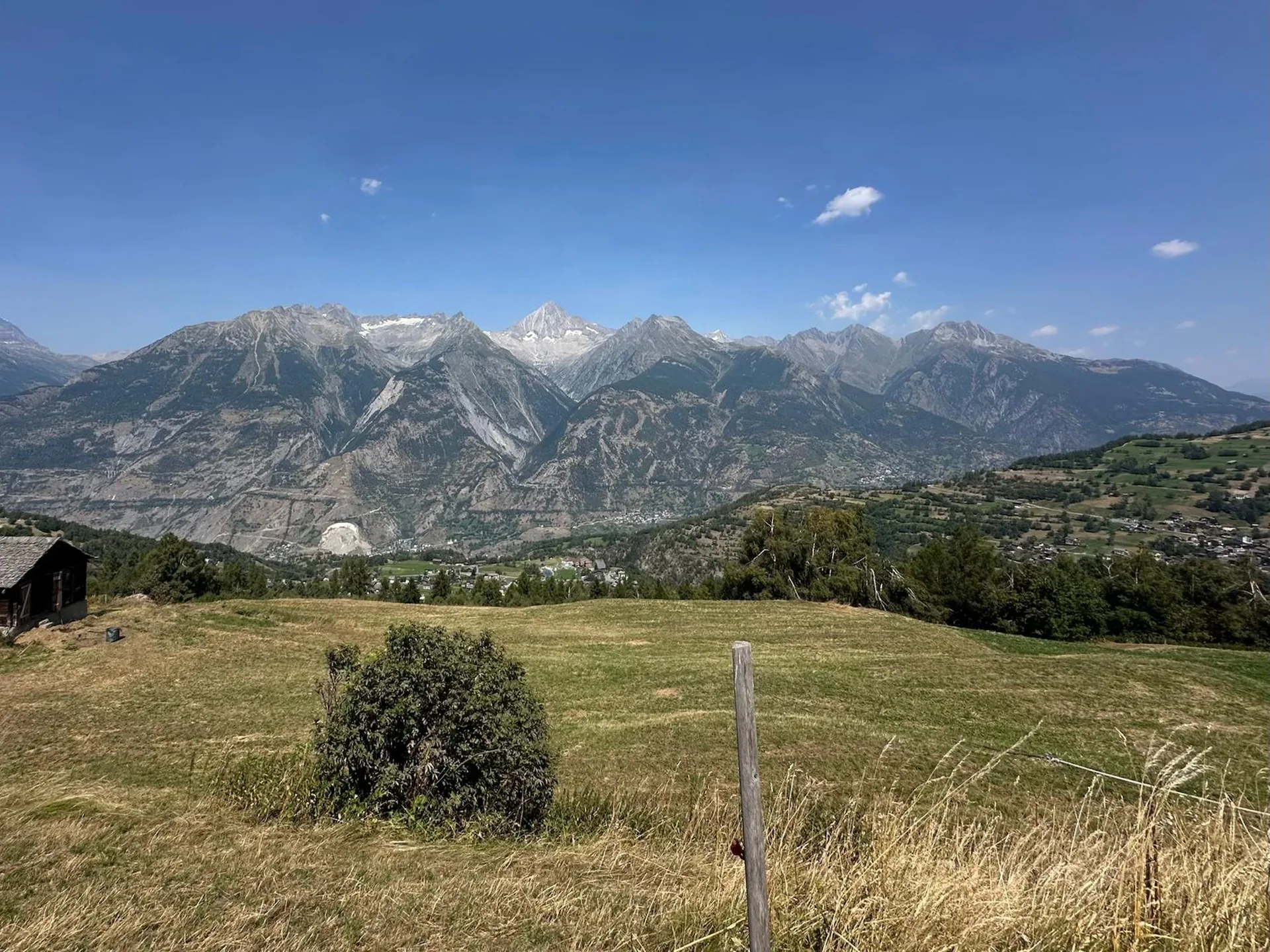 Peace, nature, and views - beautiful chalet in Unterbäch
