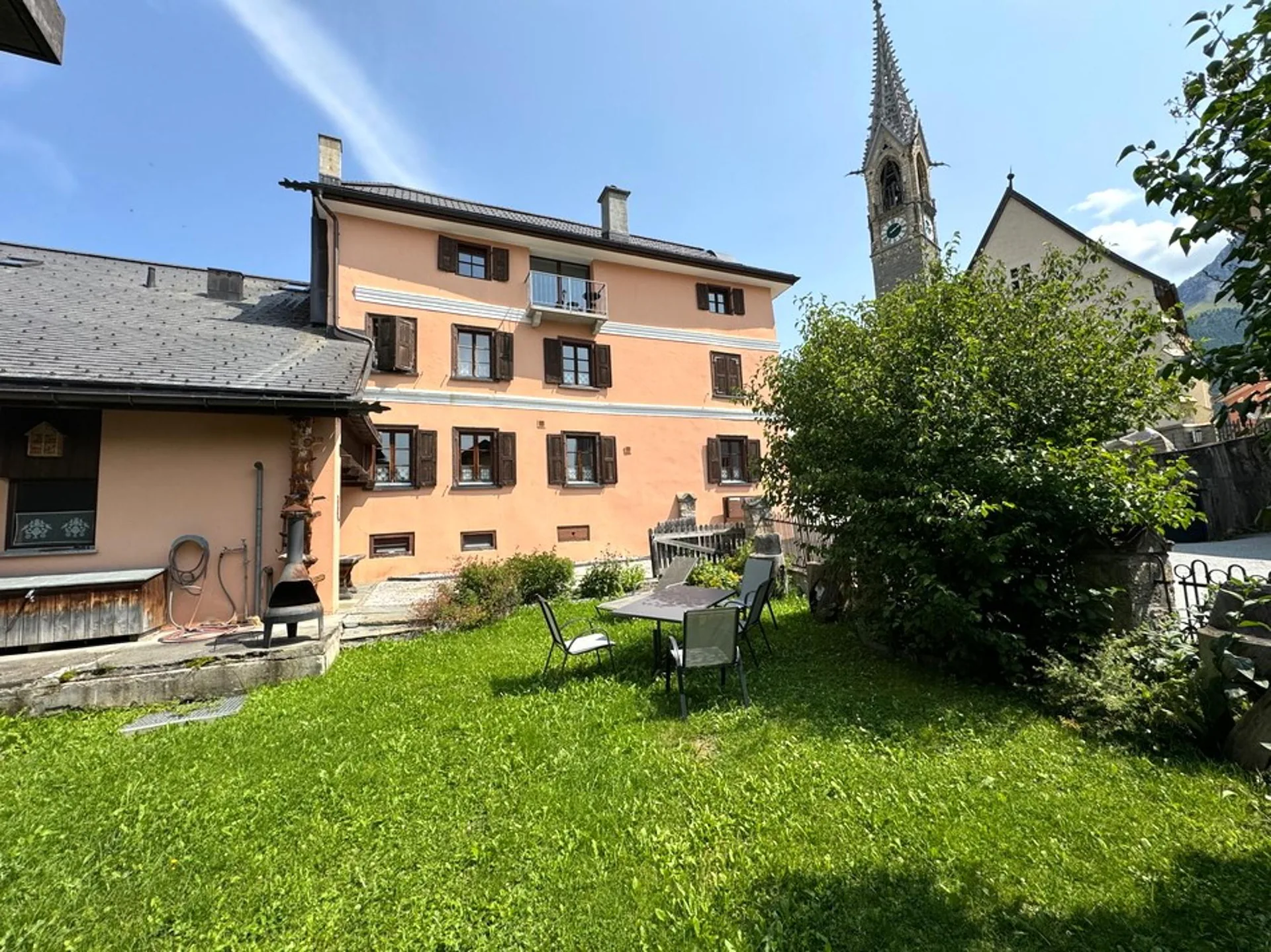 Dreamy Engadine house in the heart of Sent with 3 holiday apartments