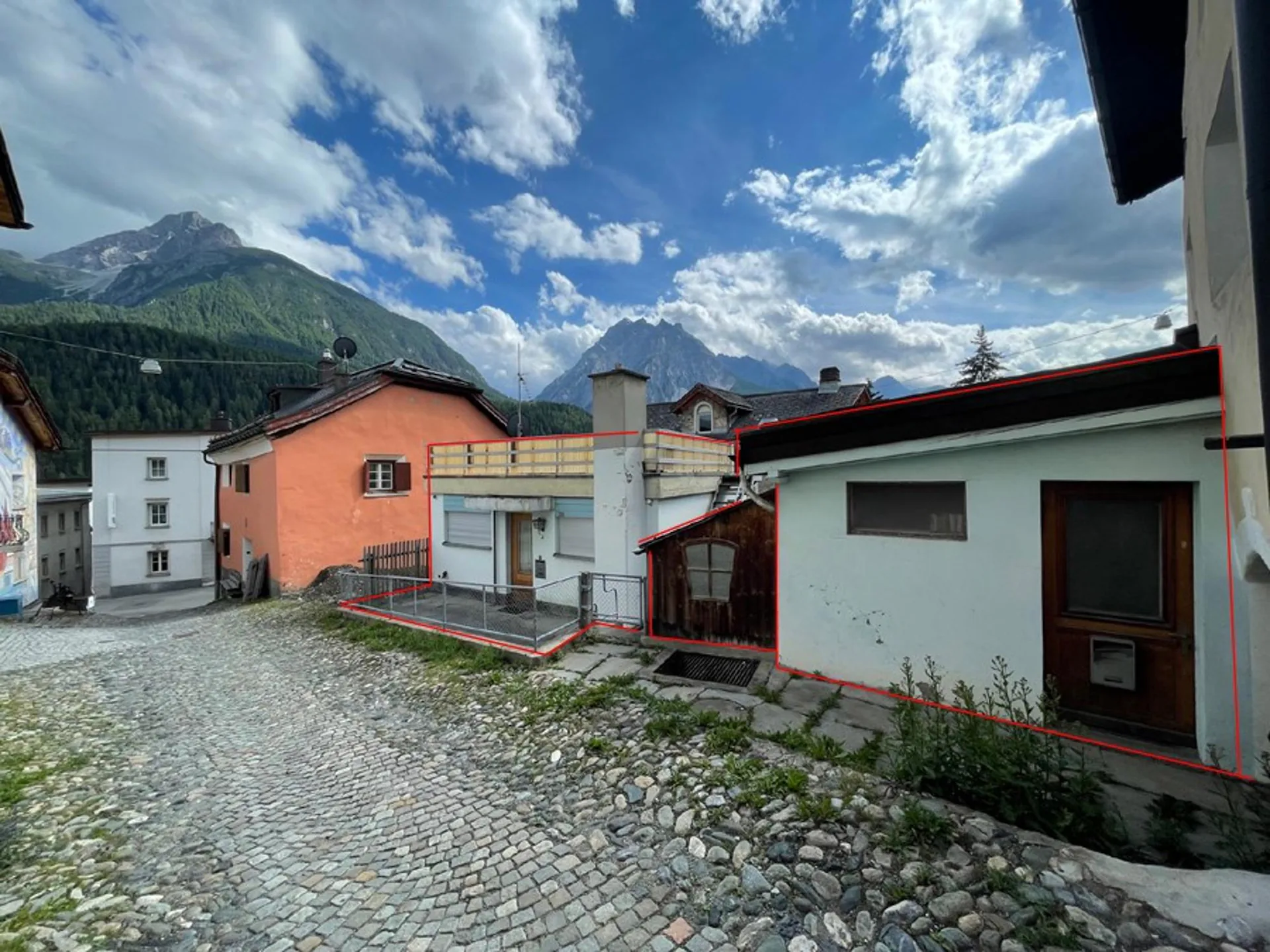 Oggetti di rinnovamento con terrazza nel pittoresco Scuol