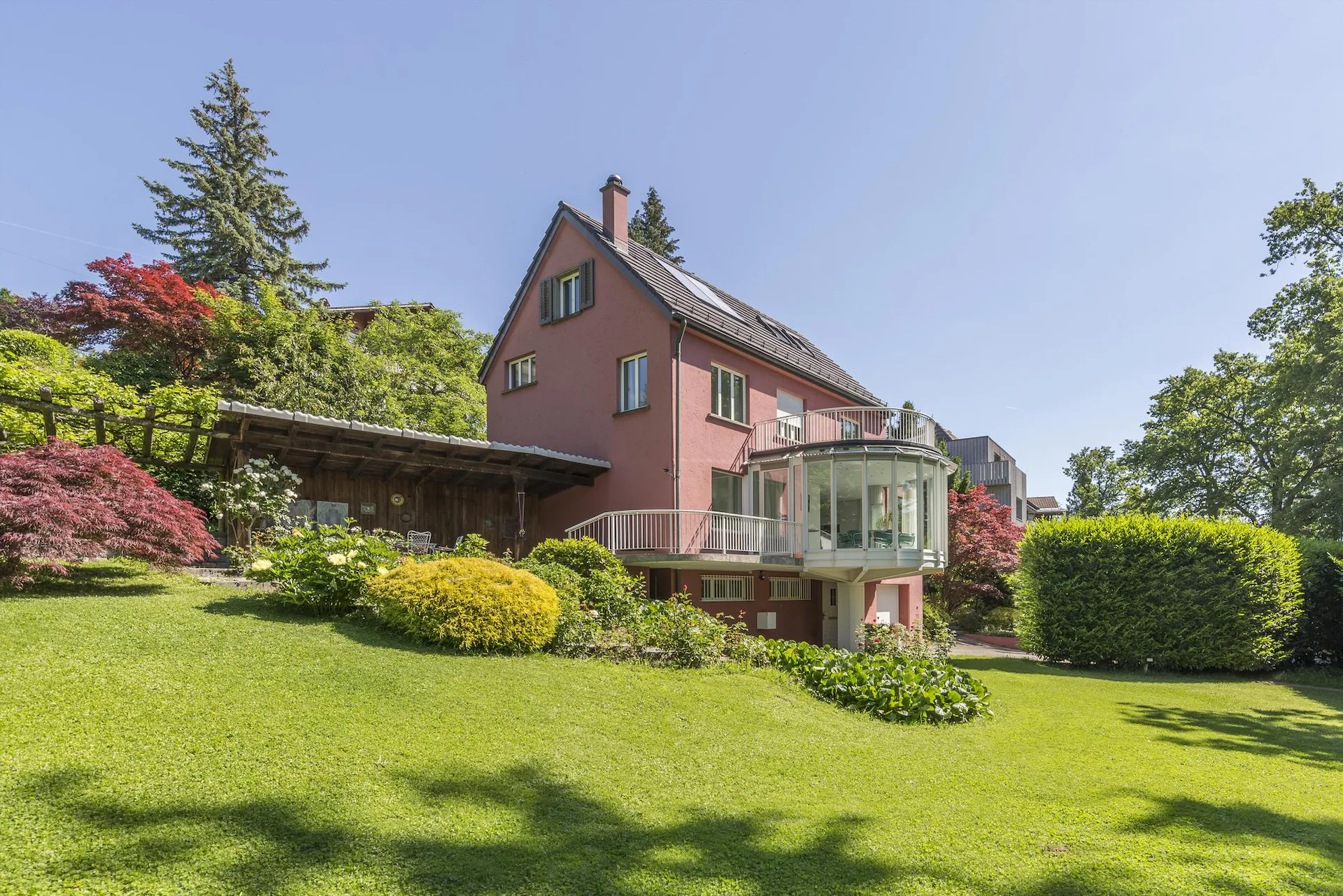 Exklusives Wohn-Bijou mit grosszügigem Garten